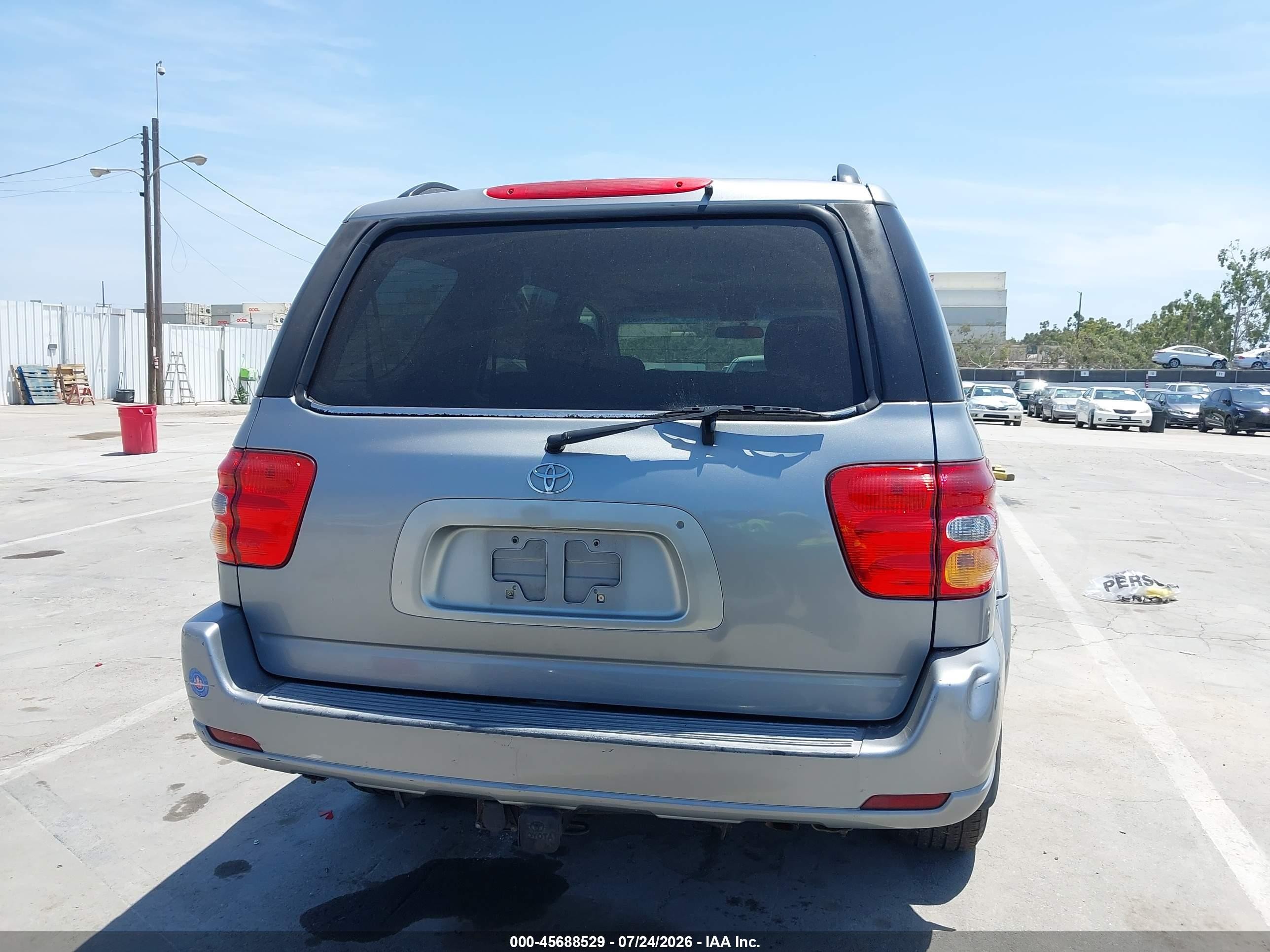 2003 Toyota Sequoia Sr5 V8 Silver vin: 5TDZT34A33S145697