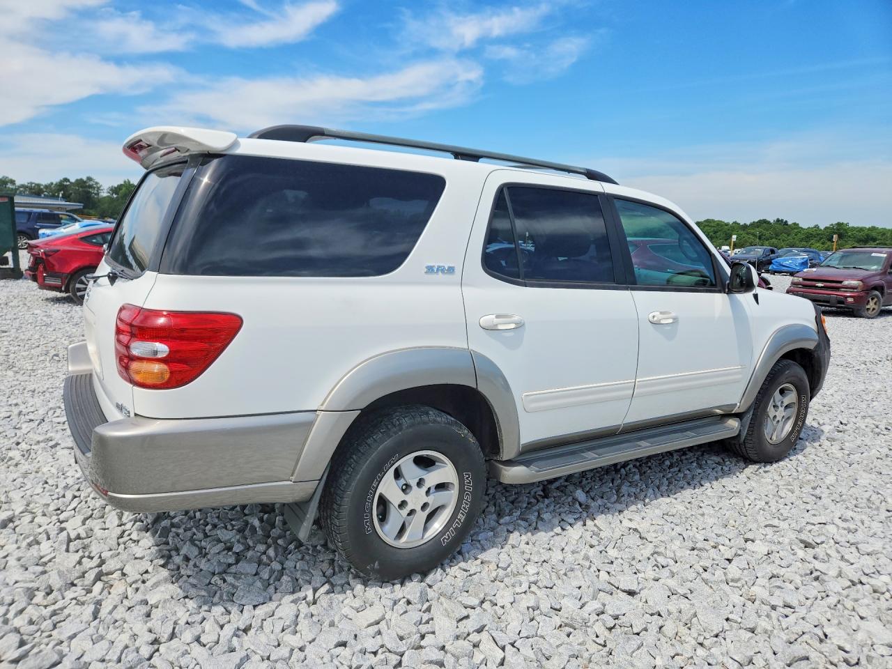 2004 Toyota Sequoia White vin: 5TDZT34A34S208184