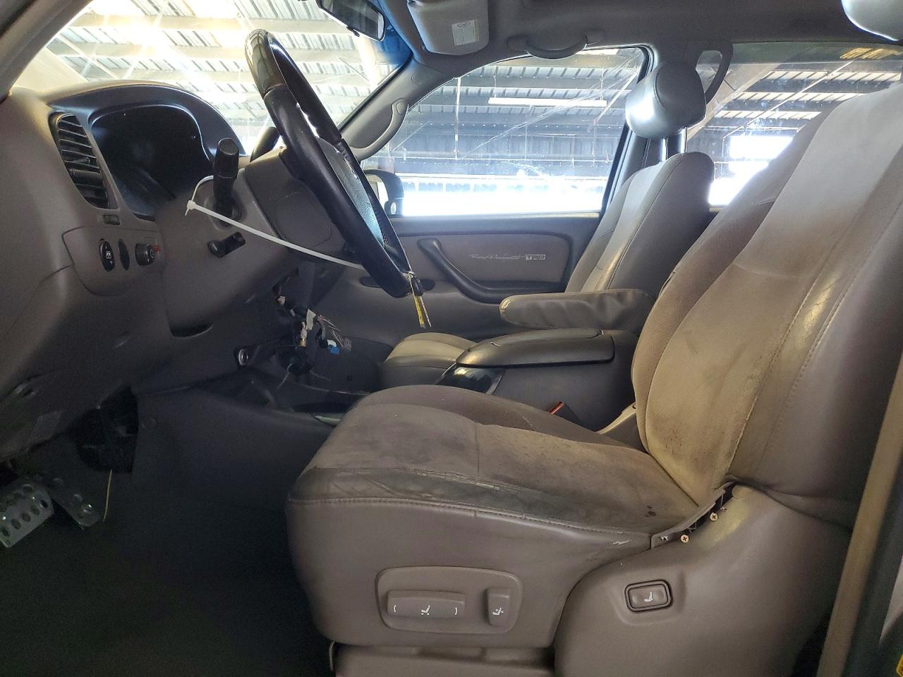 2004 Toyota Sequoia Sr5 Серебряный vin: 5TDZT34A44S215287