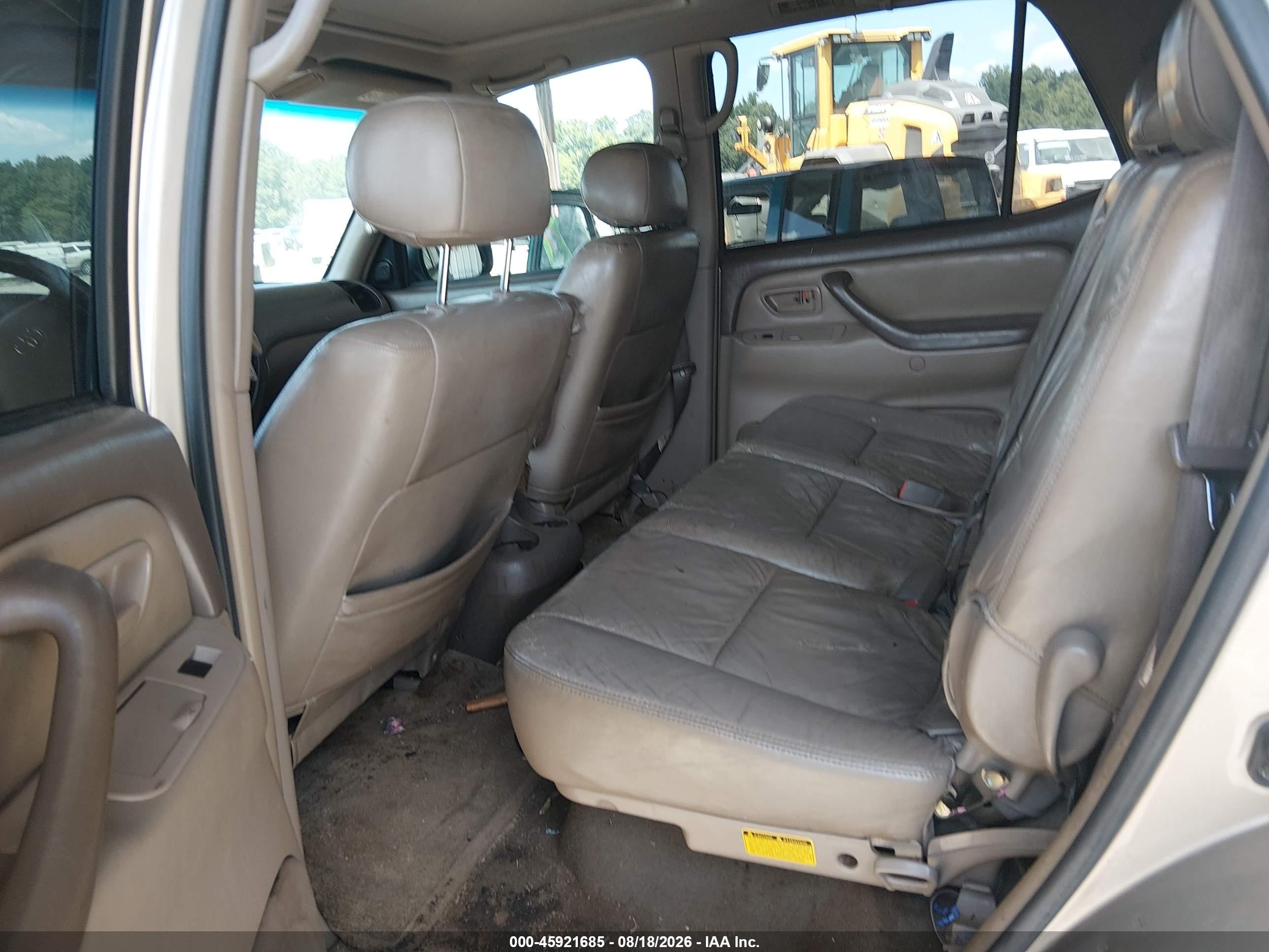 2004 Toyota Sequoia Sr5 V8 Tan vin: 5TDZT34A44S229898