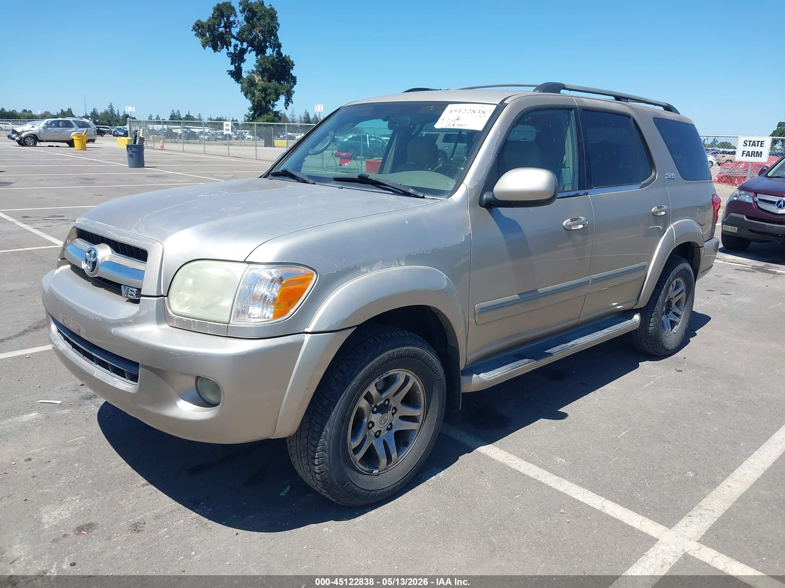 2005 Toyota Sequoia Sr5 V8 Gold vin: 5TDZT34A45S261235