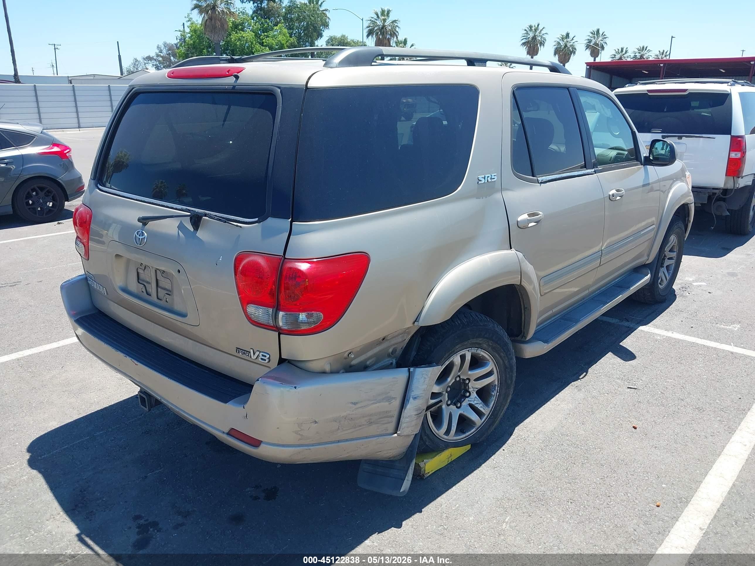 2005 Toyota Sequoia Sr5 V8 Gold vin: 5TDZT34A45S261235