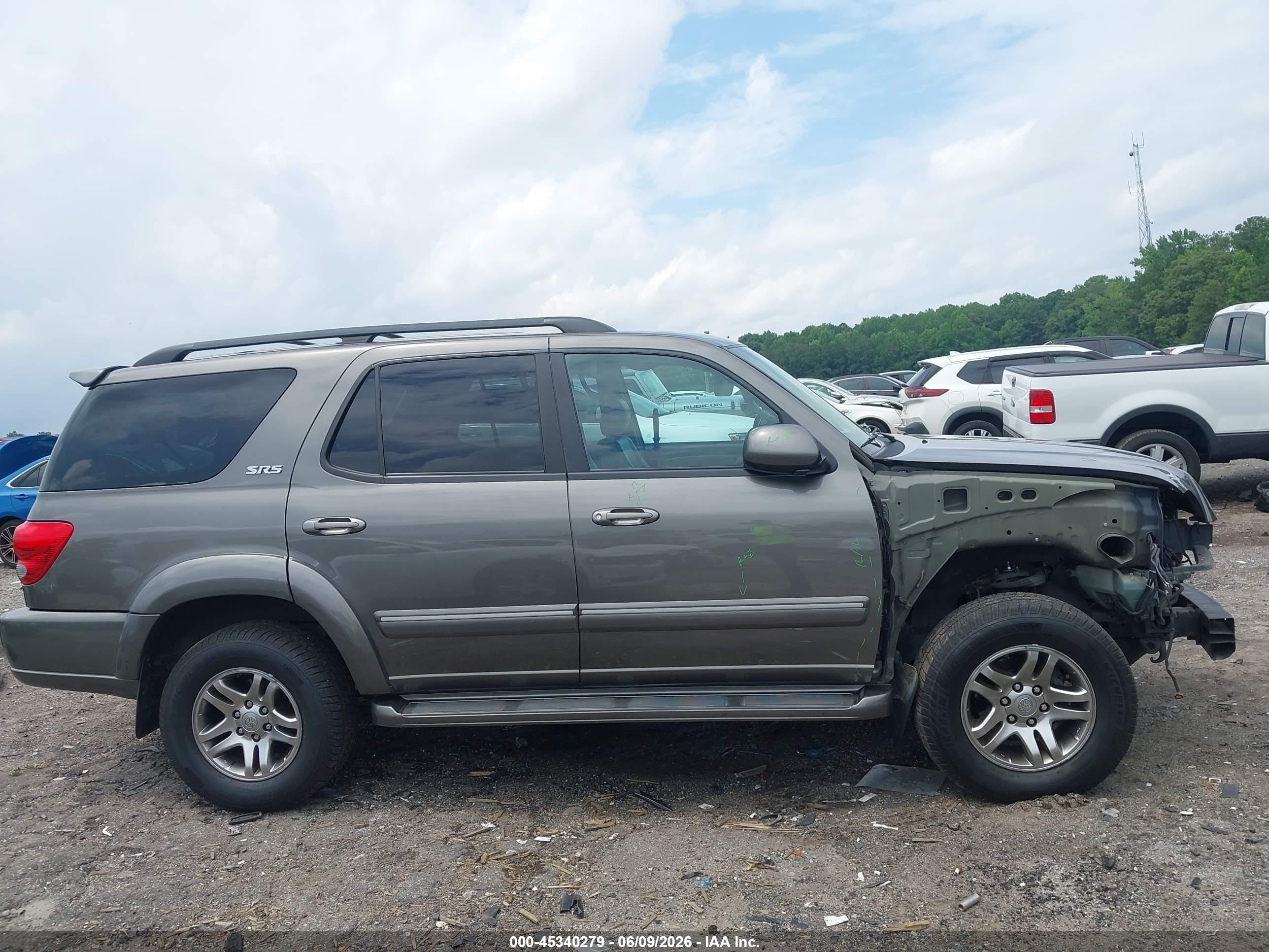 2005 Toyota Sequoia Sr5 V8 Gray vin: 5TDZT34A45S262093