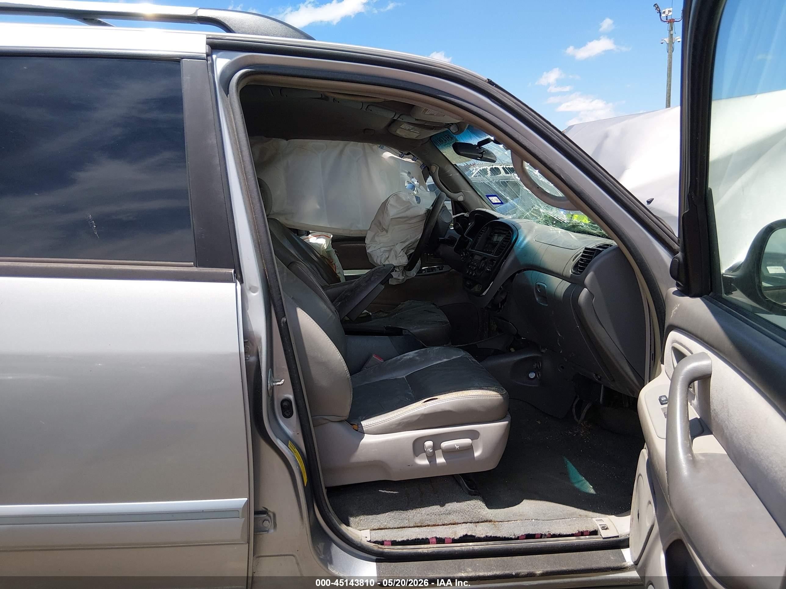 2007 Toyota Sequoia Sr5 V8 Silver vin: 5TDZT34A47S288874