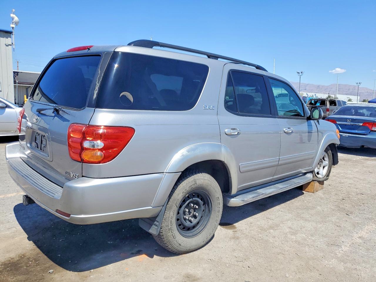 2002 Toyota Sequoia Sr5 Silver vin: 5TDZT34A52S118323