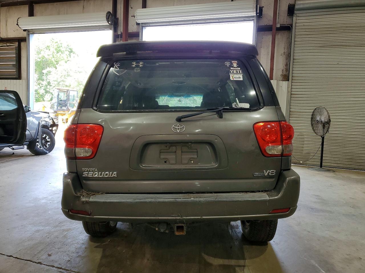 2005 Toyota Sequoia Sr5 Gray vin: 5TDZT34A55S246114