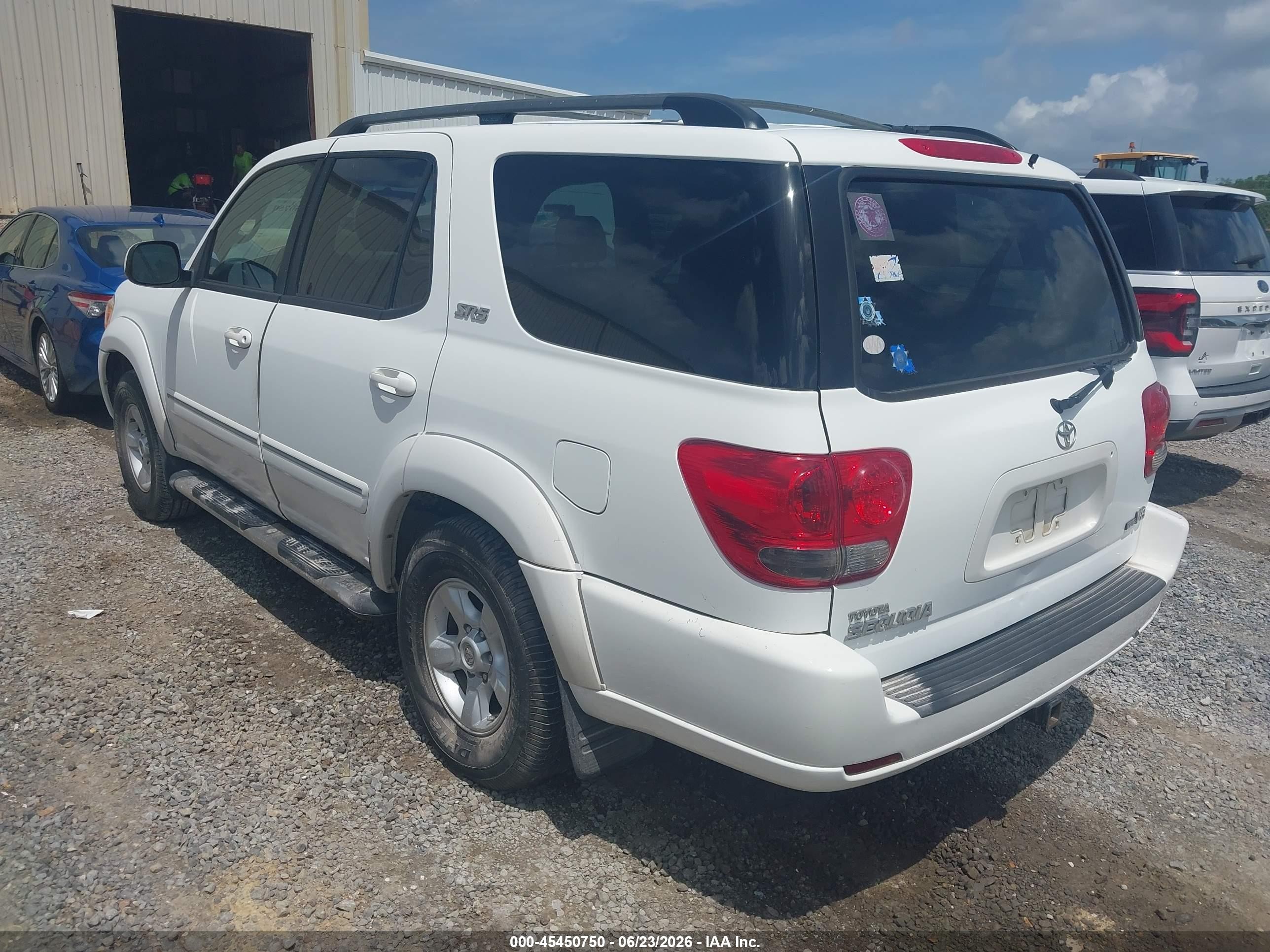 2005 Toyota Sequoia Sr5 V8 Белый vin: 5TDZT34A55S258201