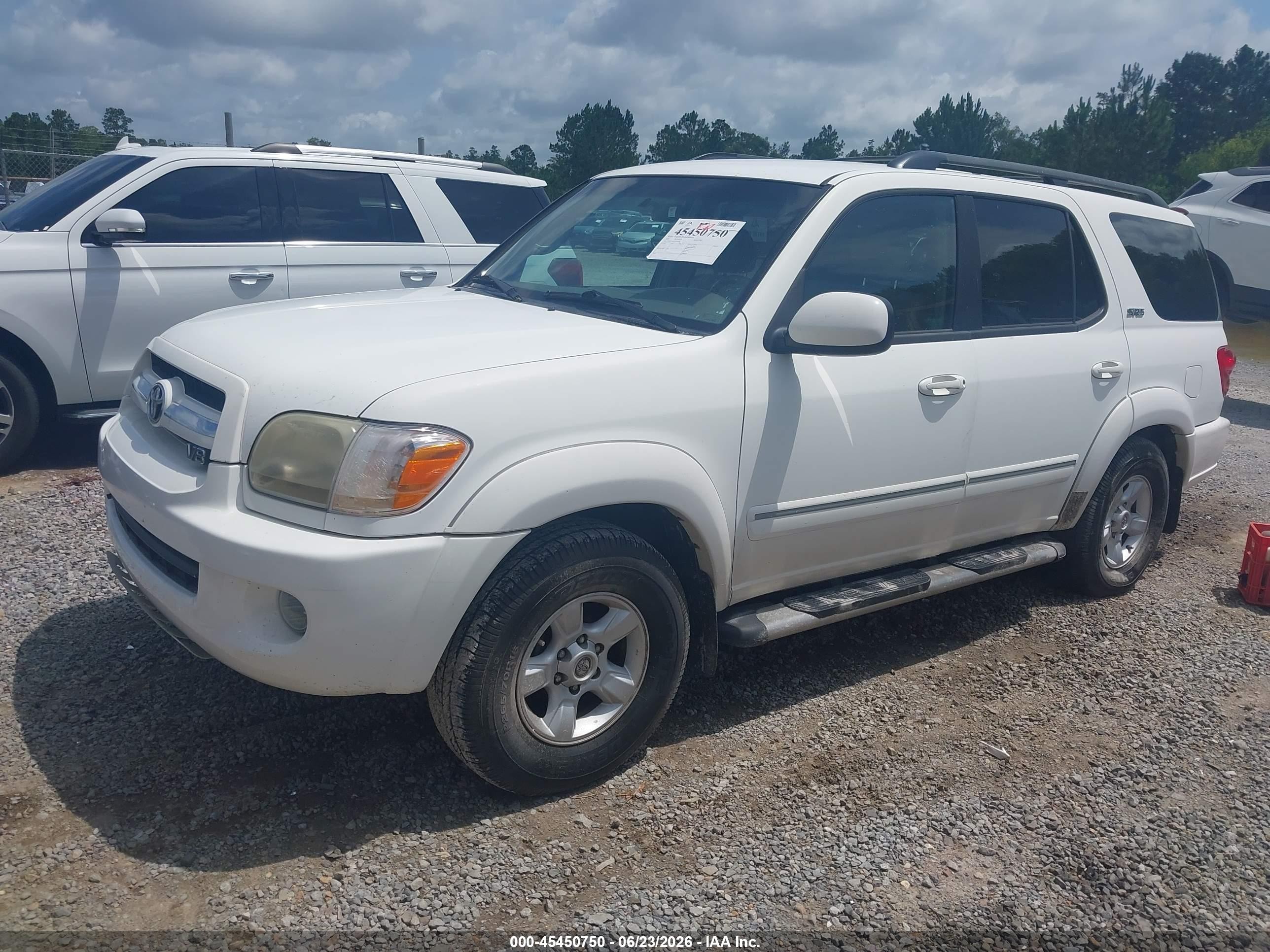 2005 Toyota Sequoia Sr5 V8 Белый vin: 5TDZT34A55S258201