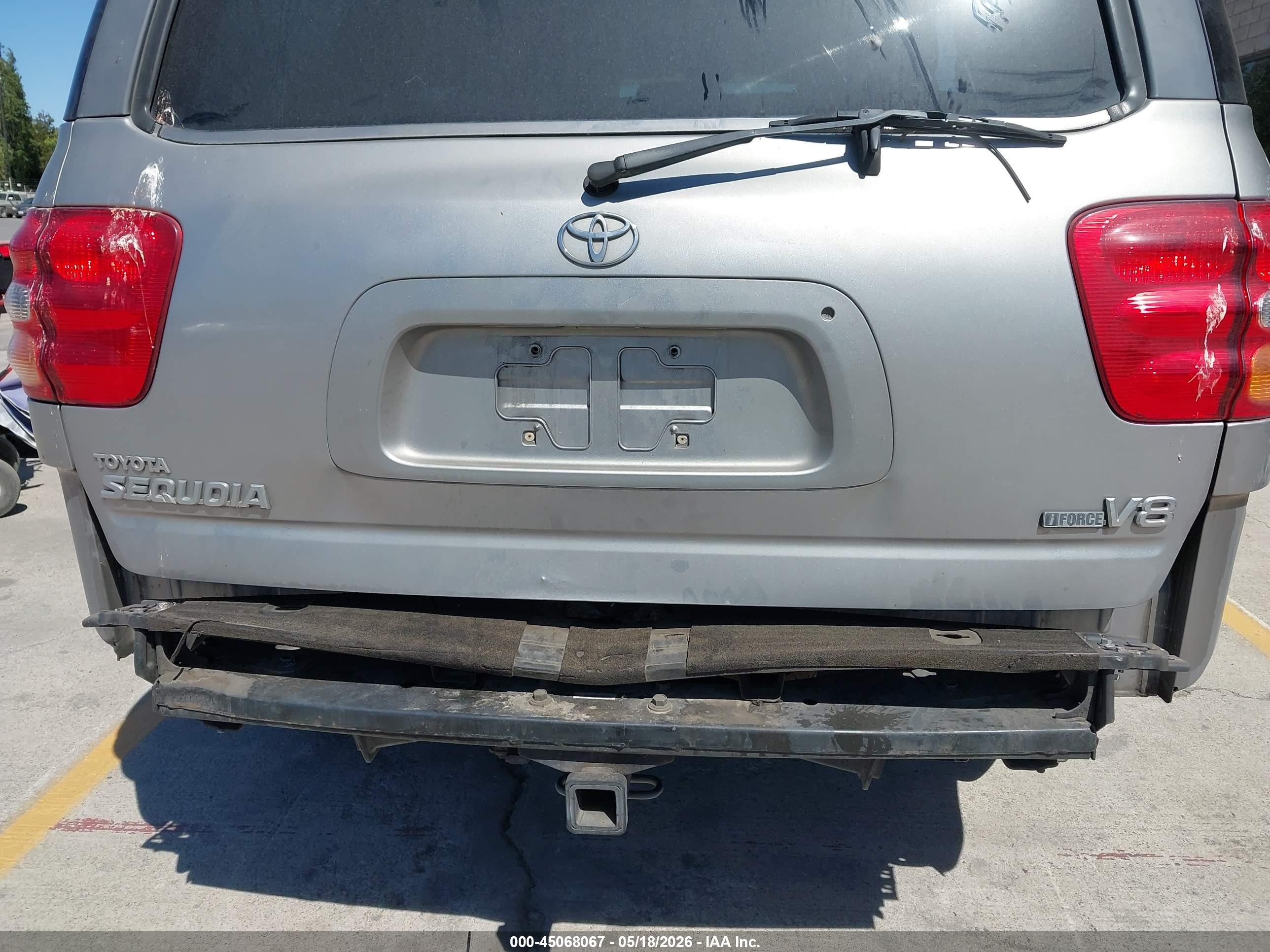 2002 Toyota Sequoia Sr5 V8 Silver vin: 5TDZT34A62S064885