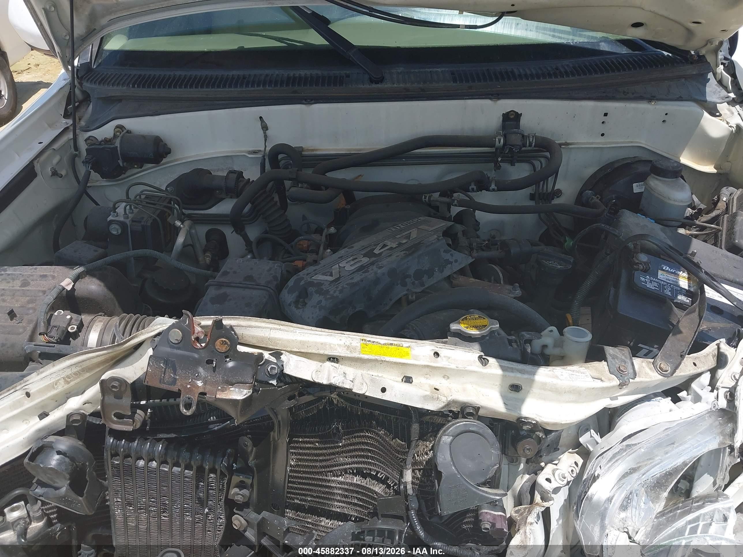 2005 Toyota Sequoia Sr5 V8 White vin: 5TDZT34A65S240239