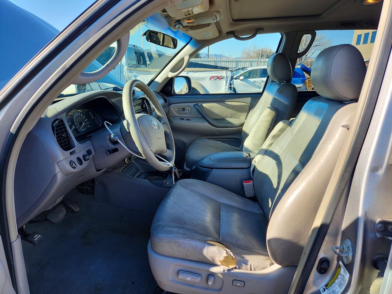 2005 Toyota Sequoia Sr5 Silver vin: 5TDZT34A65S242850