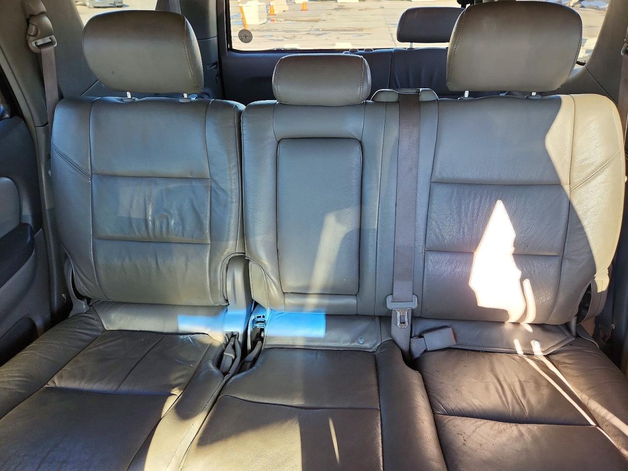 2005 Toyota Sequoia Sr5 Silver vin: 5TDZT34A65S242850