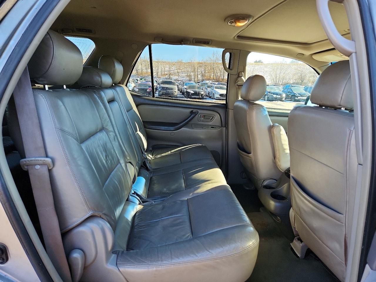 2005 Toyota Sequoia Sr5 Silver vin: 5TDZT34A65S242850