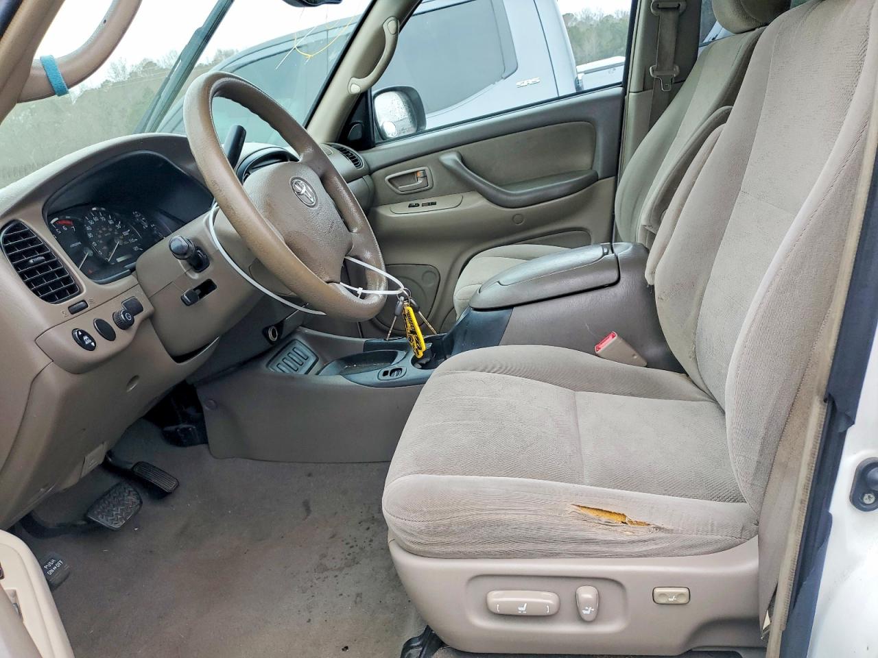 2005 Toyota Sequoia Sr5 White vin: 5TDZT34A65S260376