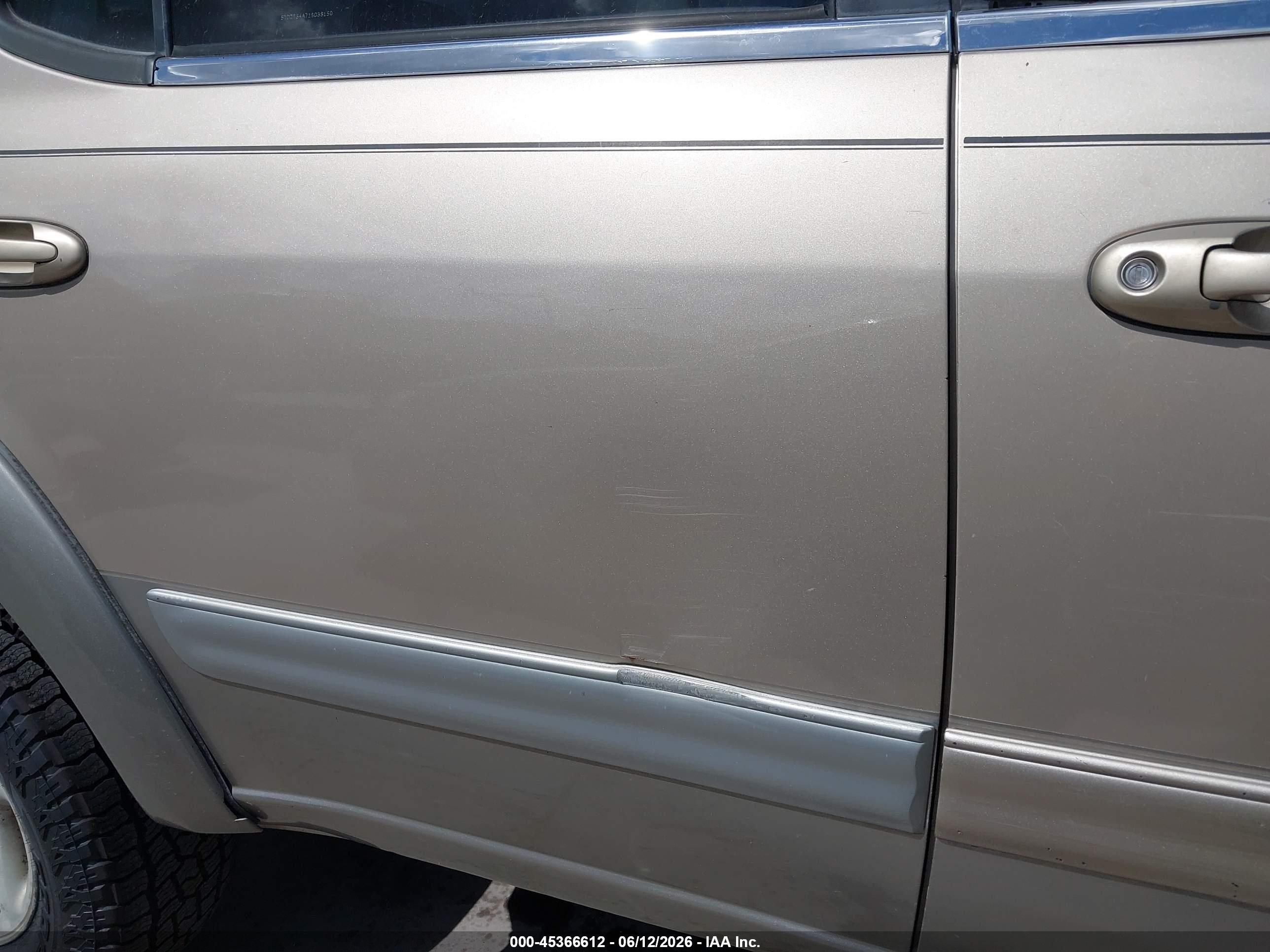 2001 Toyota Sequoia Sr5 V8 Gold vin: 5TDZT34A71S038150