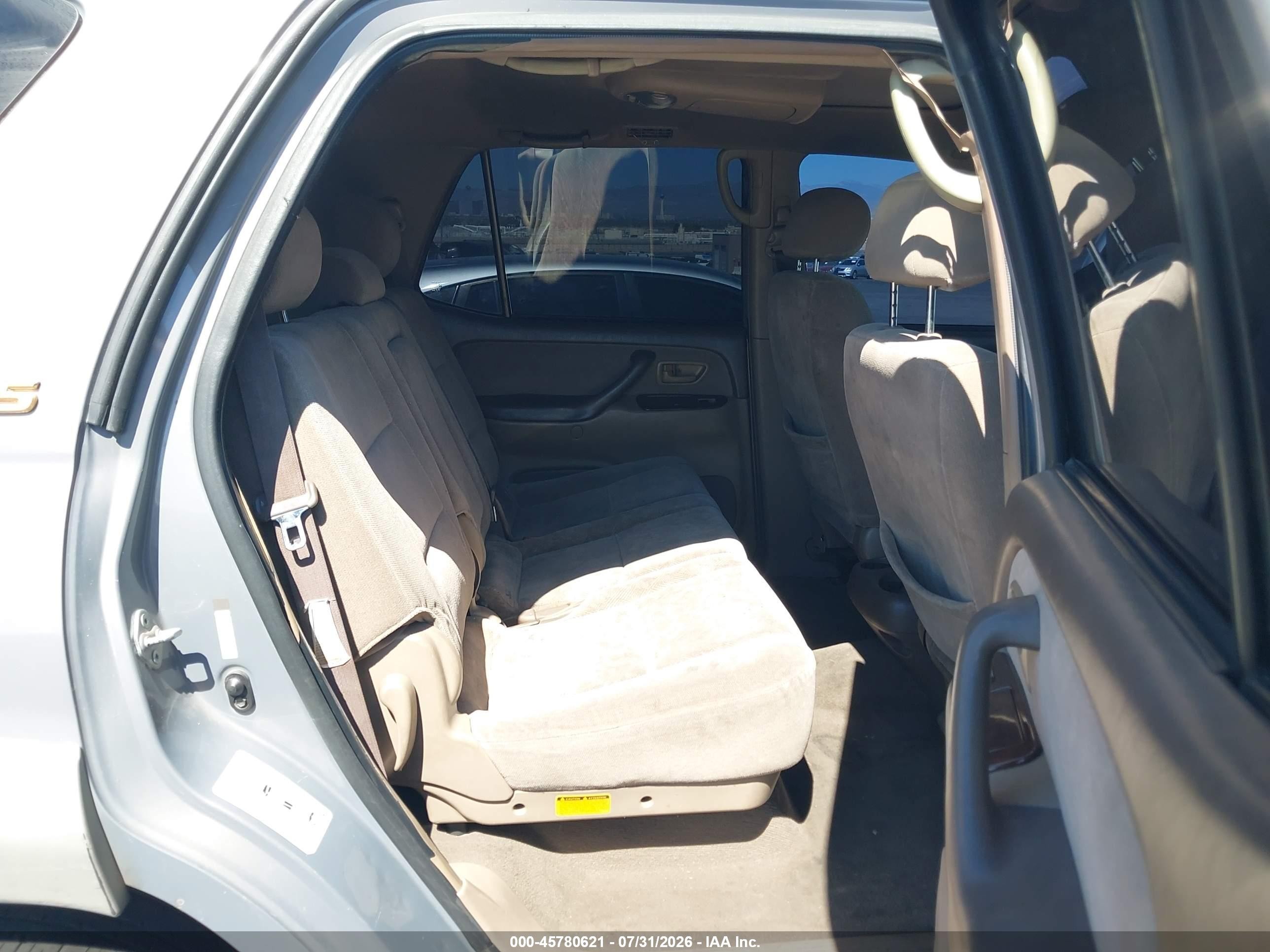 2001 Toyota Sequoia Sr5 V8 Beige vin: 5TDZT34A71S052033