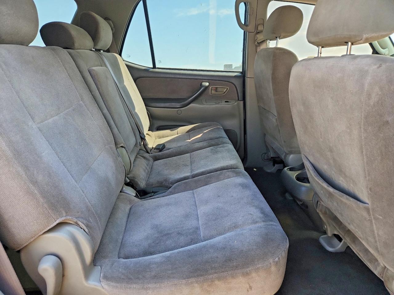2002 Toyota Sequoia Sr5 Black vin: 5TDZT34A72S072865