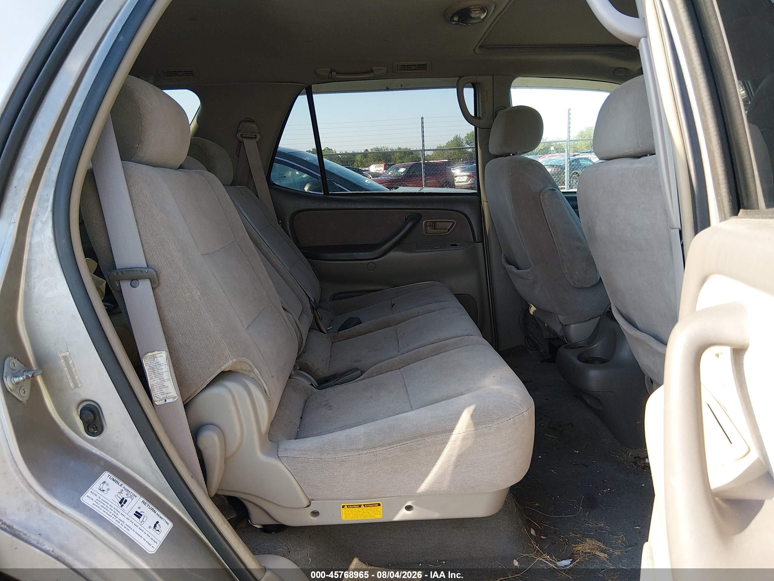 2004 Toyota Sequoia Sr5 V8 Beige vin: 5TDZT34A74S208916