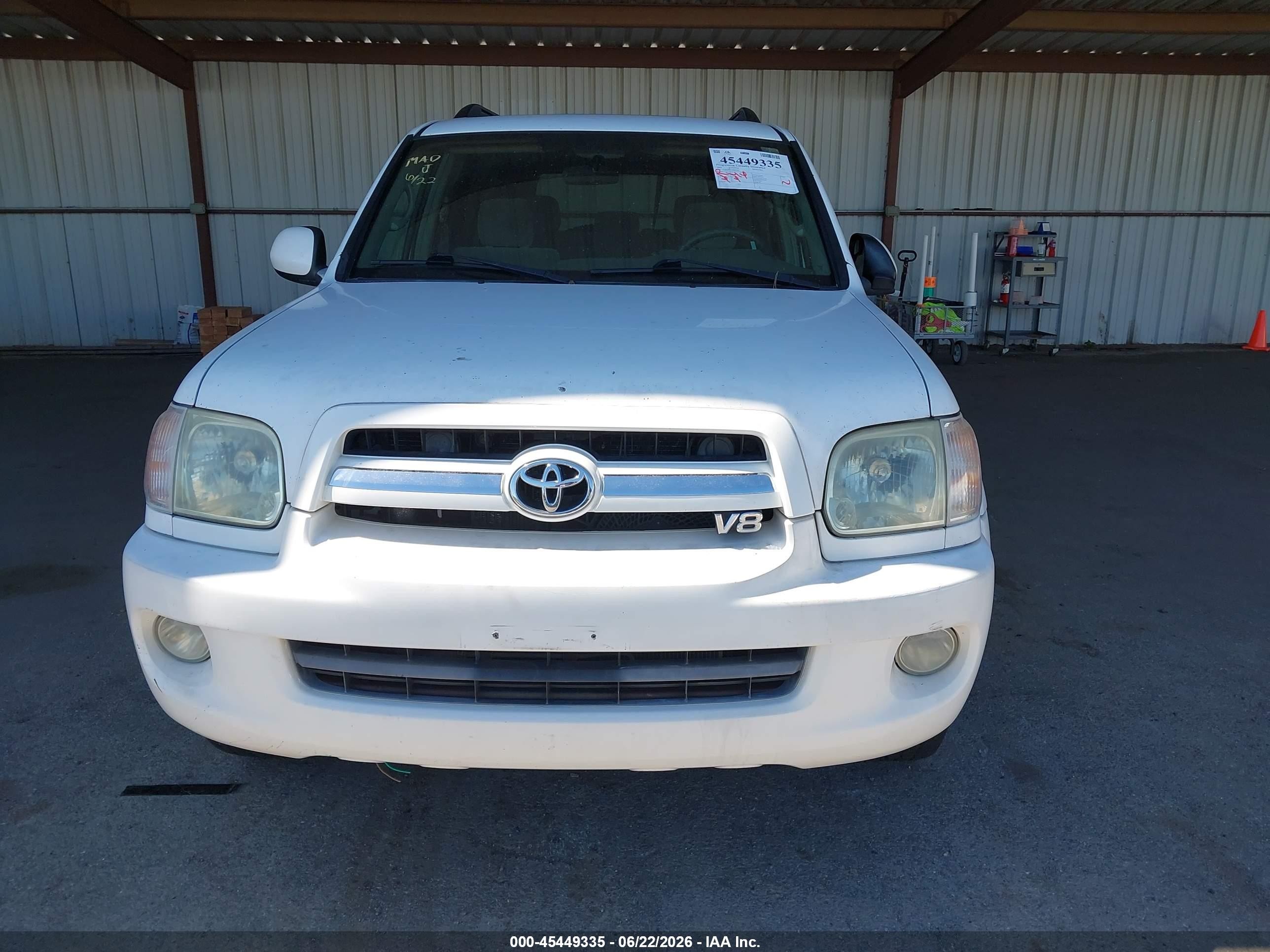 2005 Toyota Sequoia Sr5 V8 White vin: 5TDZT34A75S247345