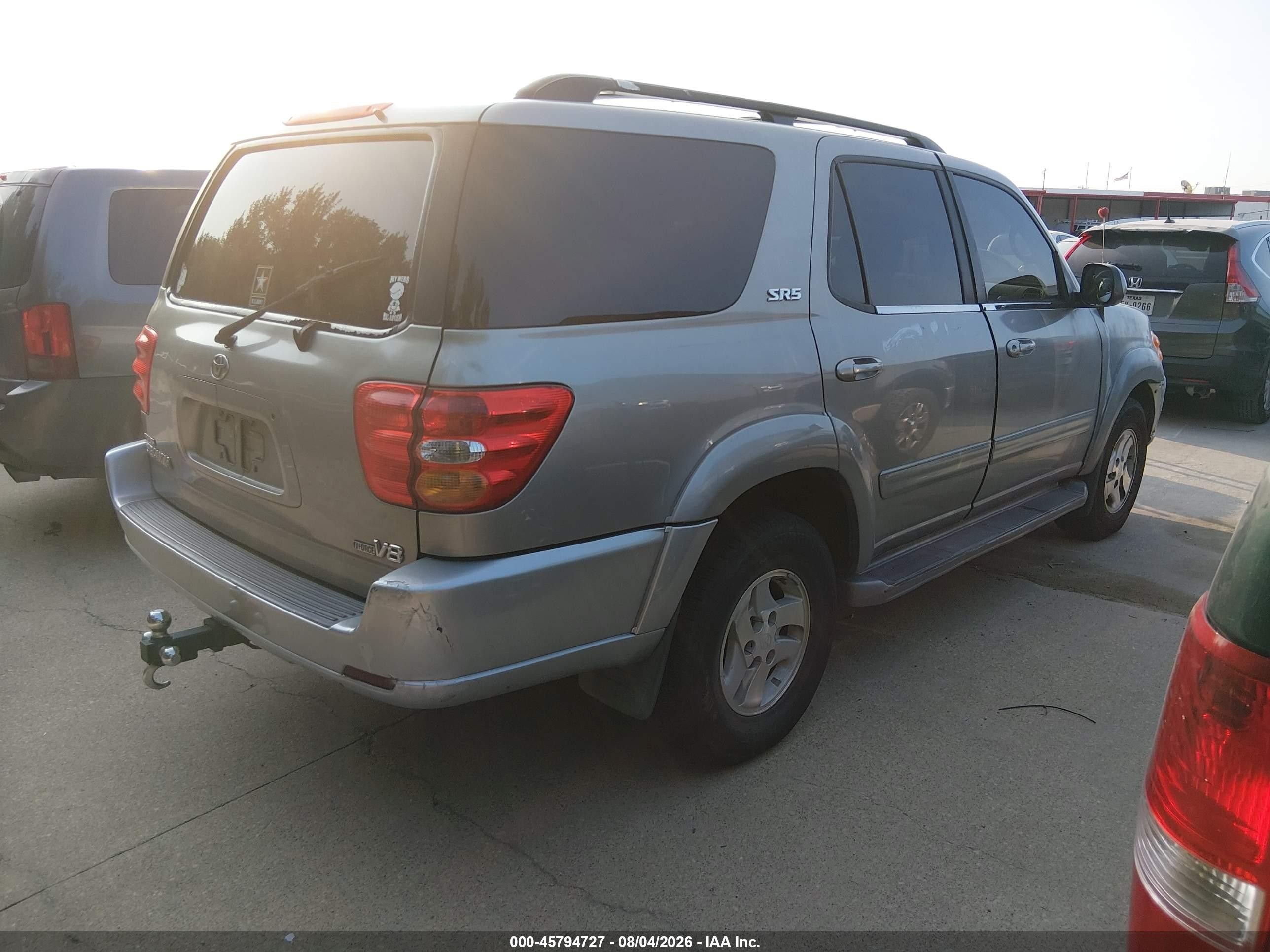 2003 Toyota Sequoia Sr5 V8 Серебряный vin: 5TDZT34A83S140219