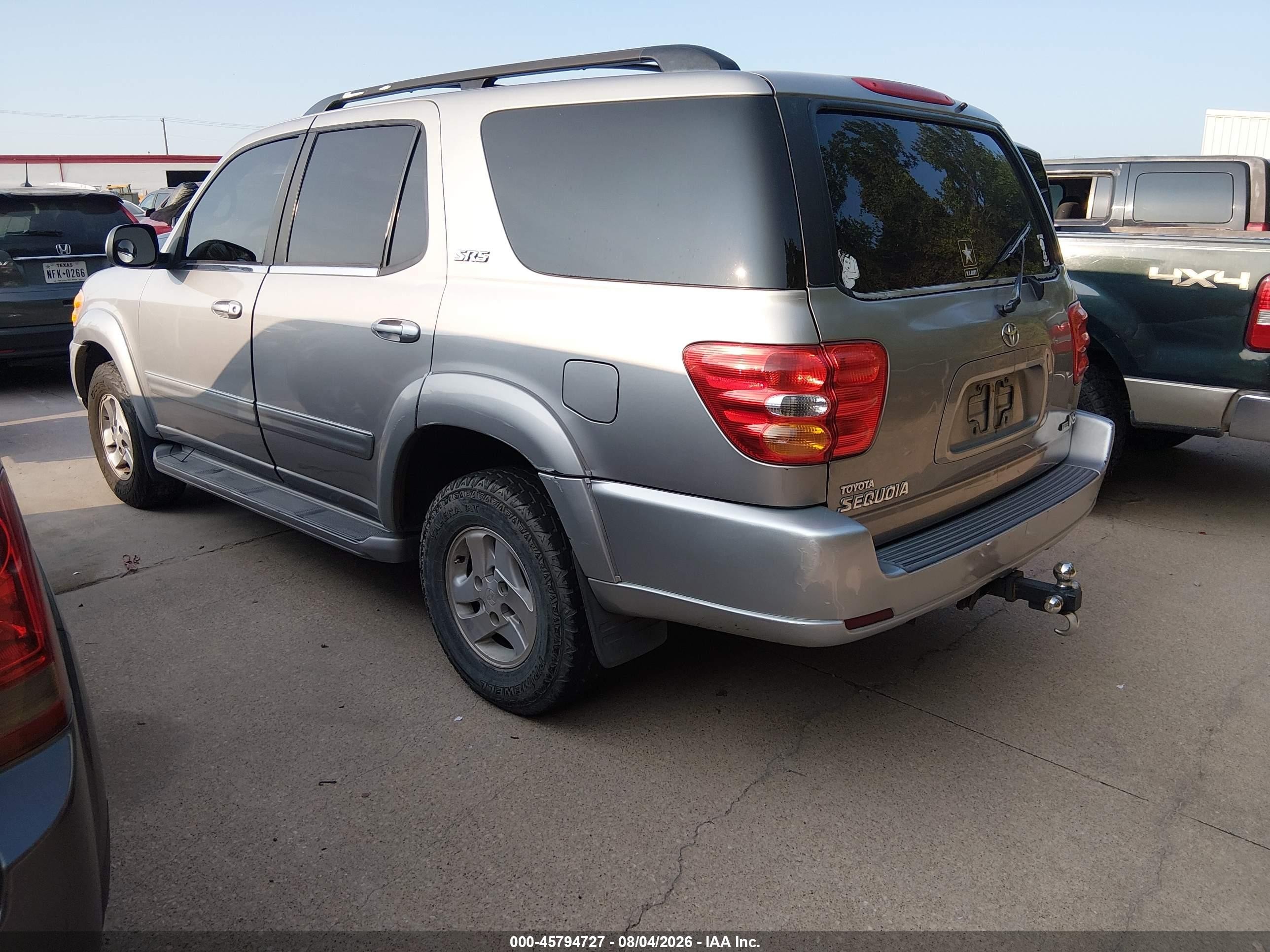 2003 Toyota Sequoia Sr5 V8 Серебряный vin: 5TDZT34A83S140219