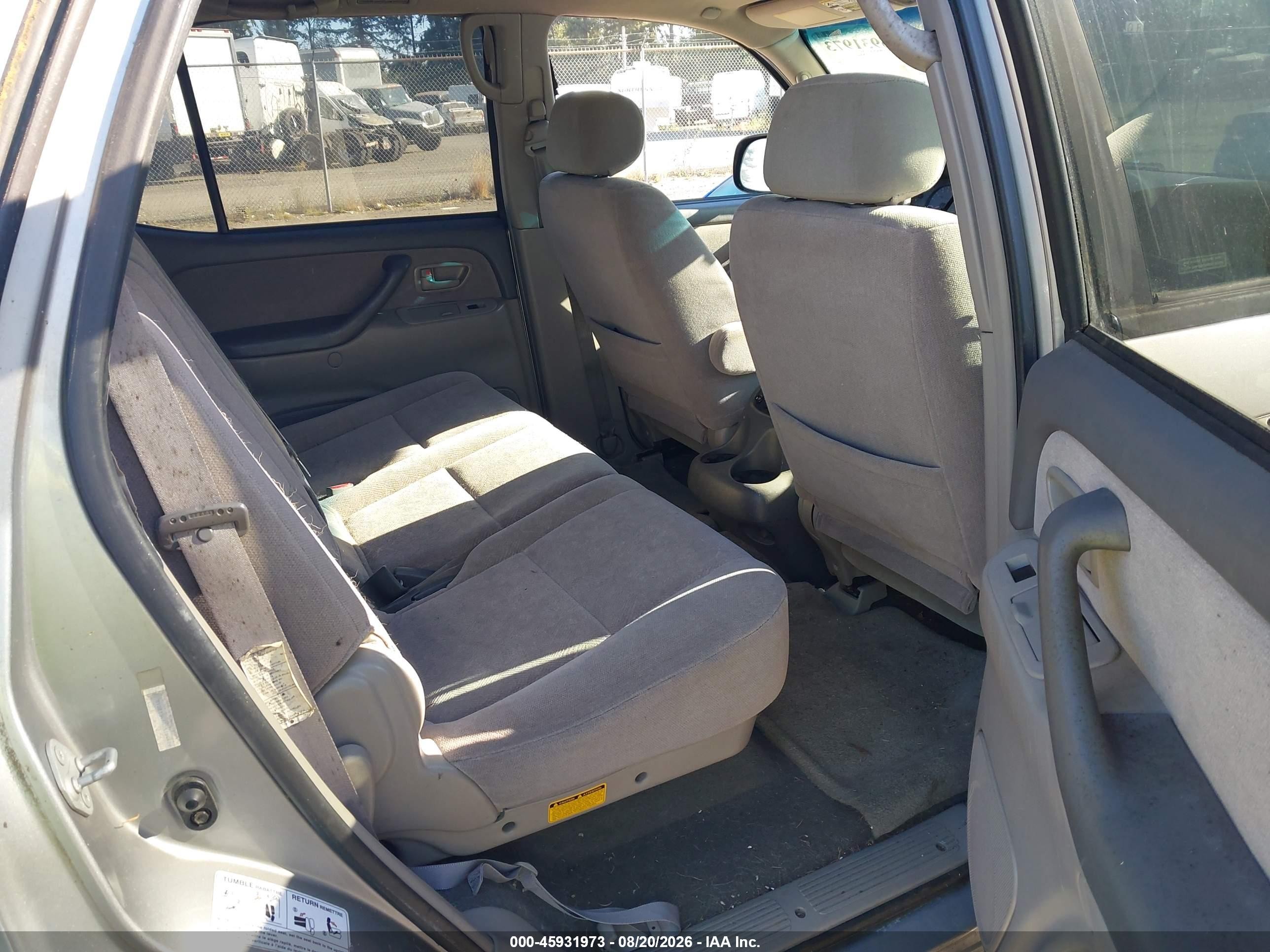 2003 Toyota Sequoia Sr5 V8 Silver vin: 5TDZT34A83S184429