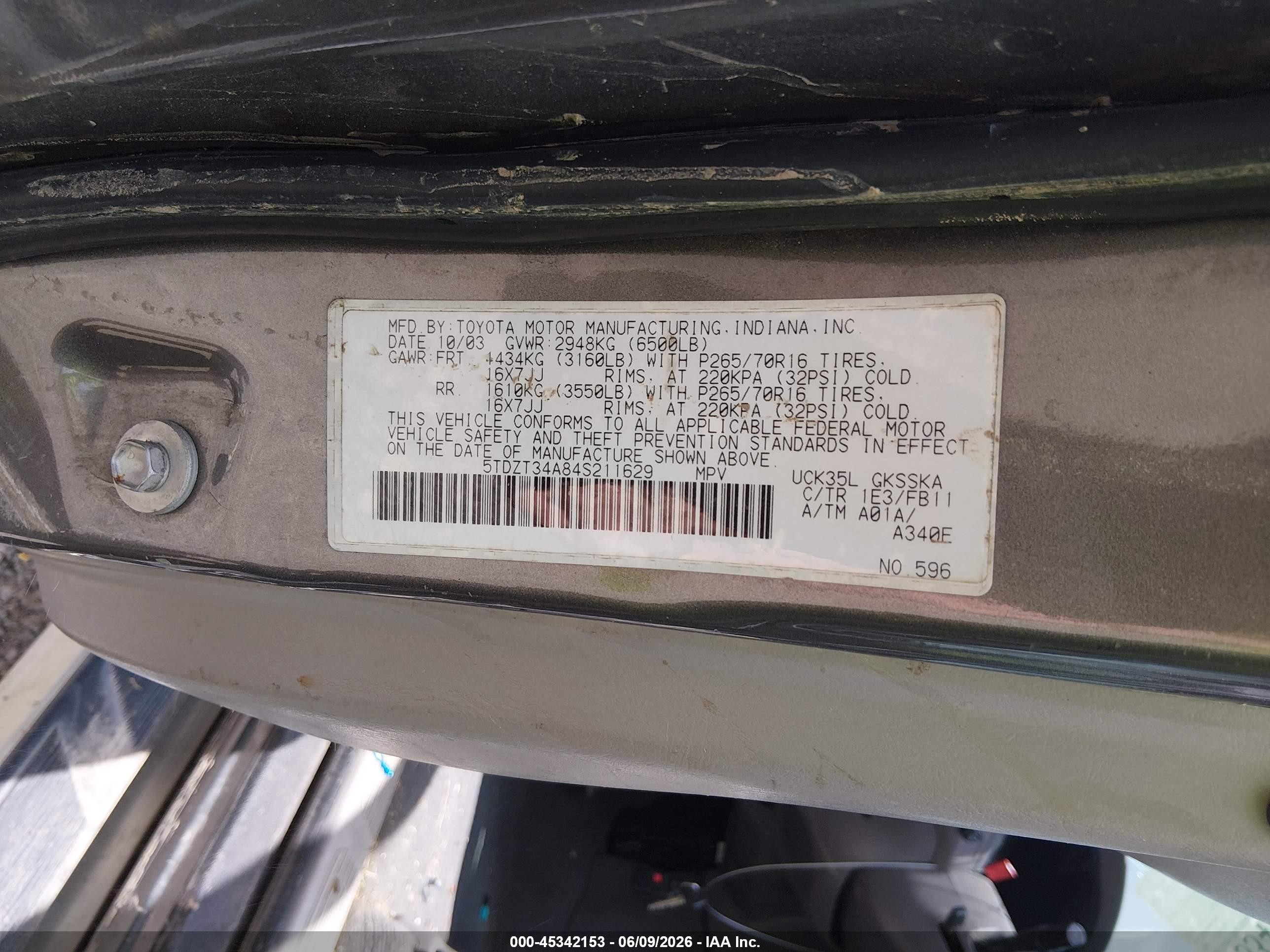2004 Toyota Sequoia Sr5 V8 Gray vin: 5TDZT34A84S211629