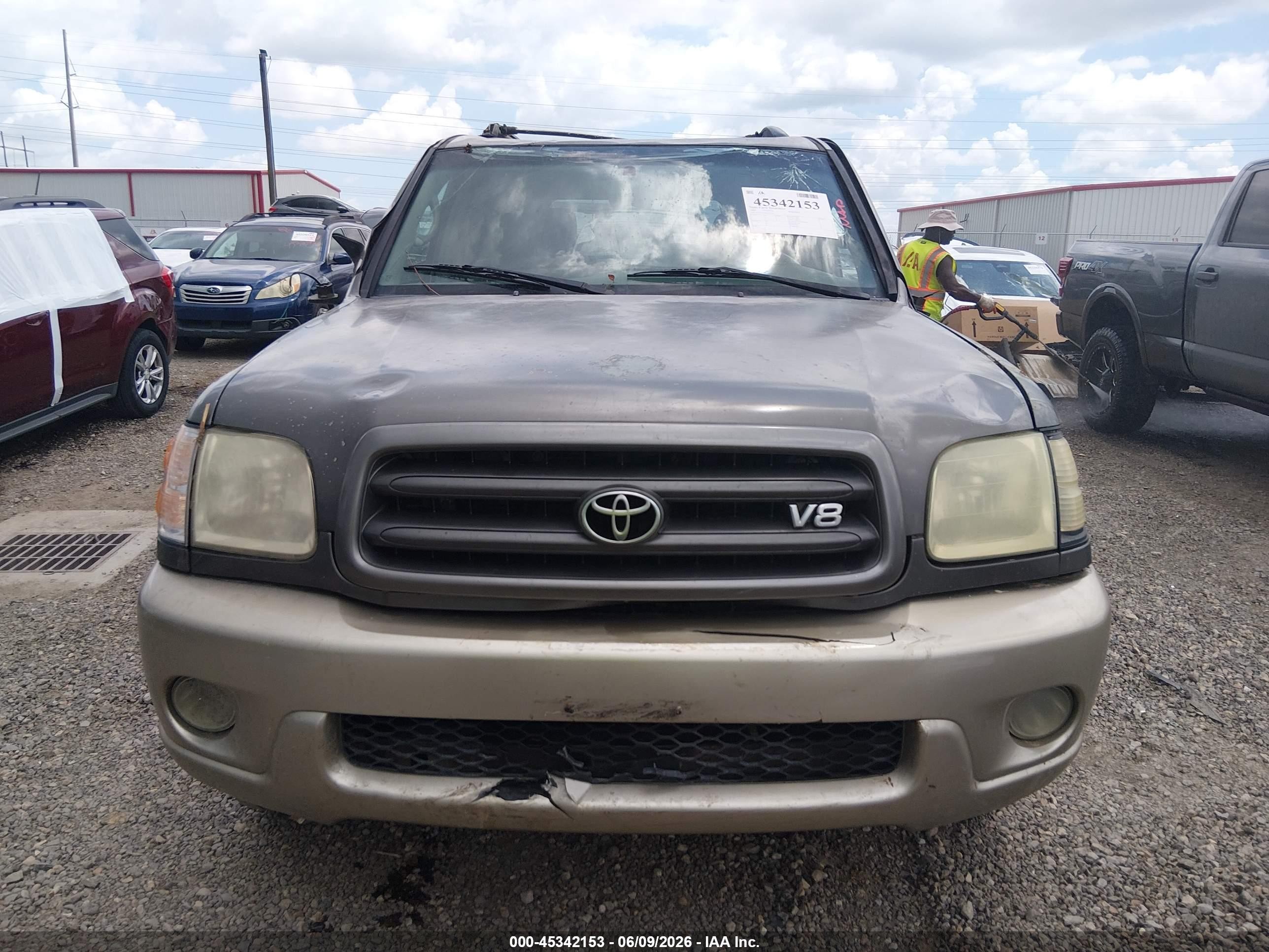 2004 Toyota Sequoia Sr5 V8 Gray vin: 5TDZT34A84S211629