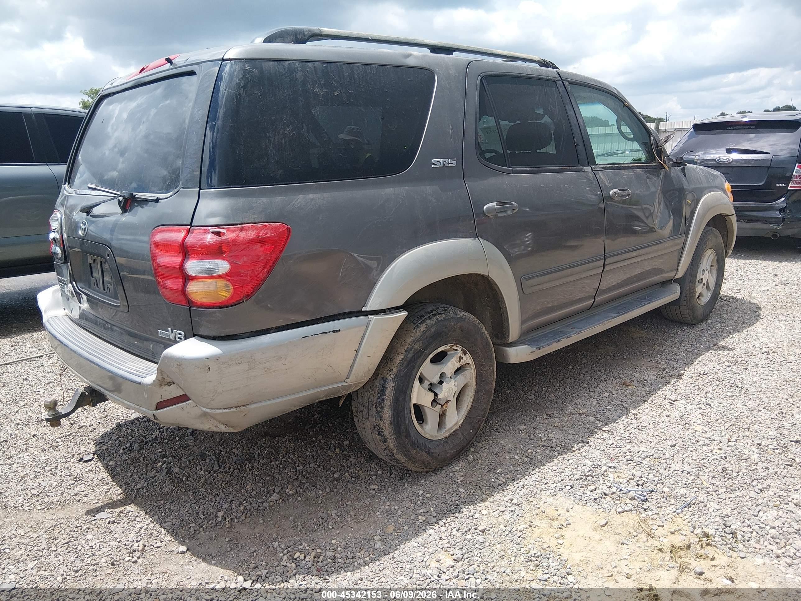 2004 Toyota Sequoia Sr5 V8 Gray vin: 5TDZT34A84S211629