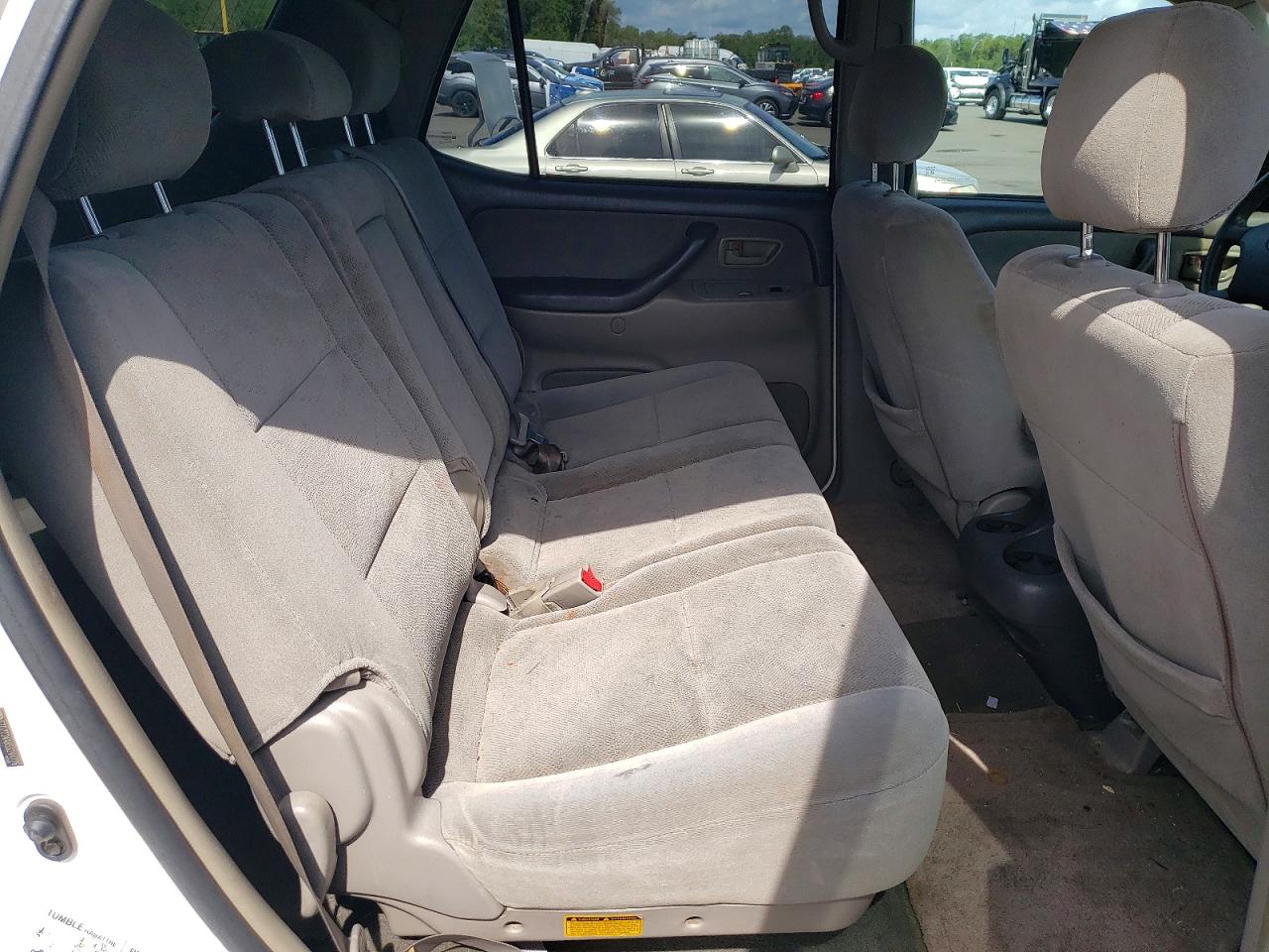 2005 Toyota Sequoia Sr5 White vin: 5TDZT34A85S244776