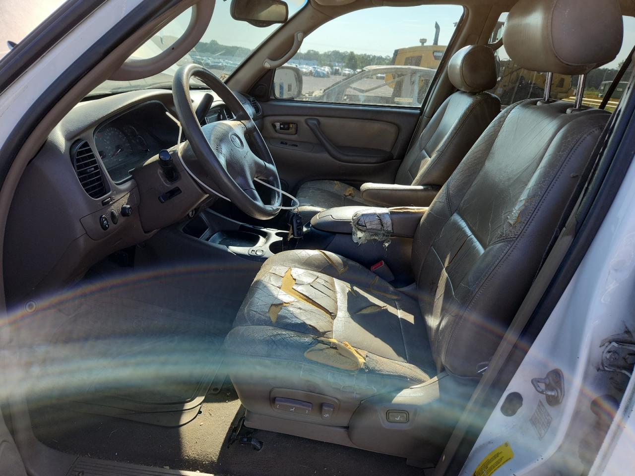 2002 Toyota Sequoia Sr5 White vin: 5TDZT34A92S113562