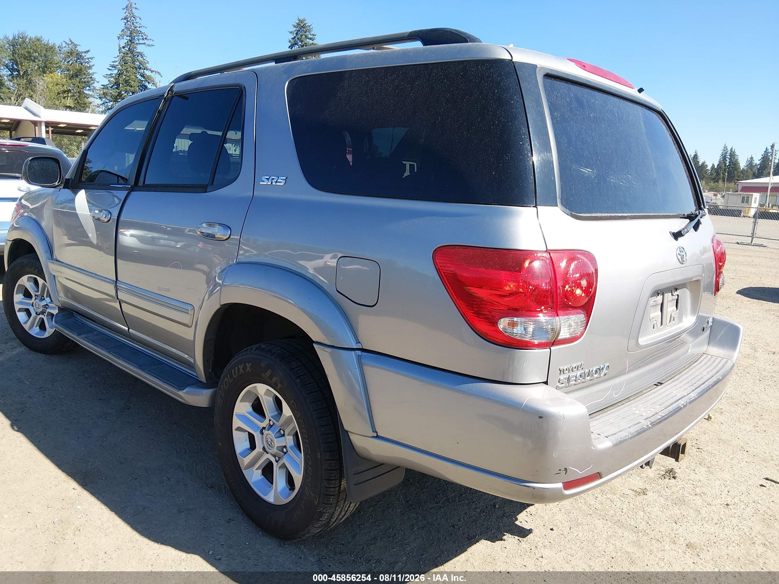 2005 Toyota Sequoia Sr5 V8 Silver vin: 5TDZT34A95S242373