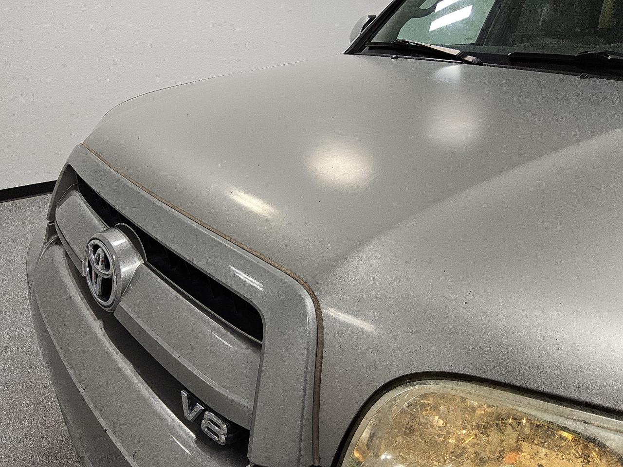 2007 Toyota Sequoia Sr5 Silver vin: 5TDZT34A97S289373 Damage: Hood, Chipped, 3