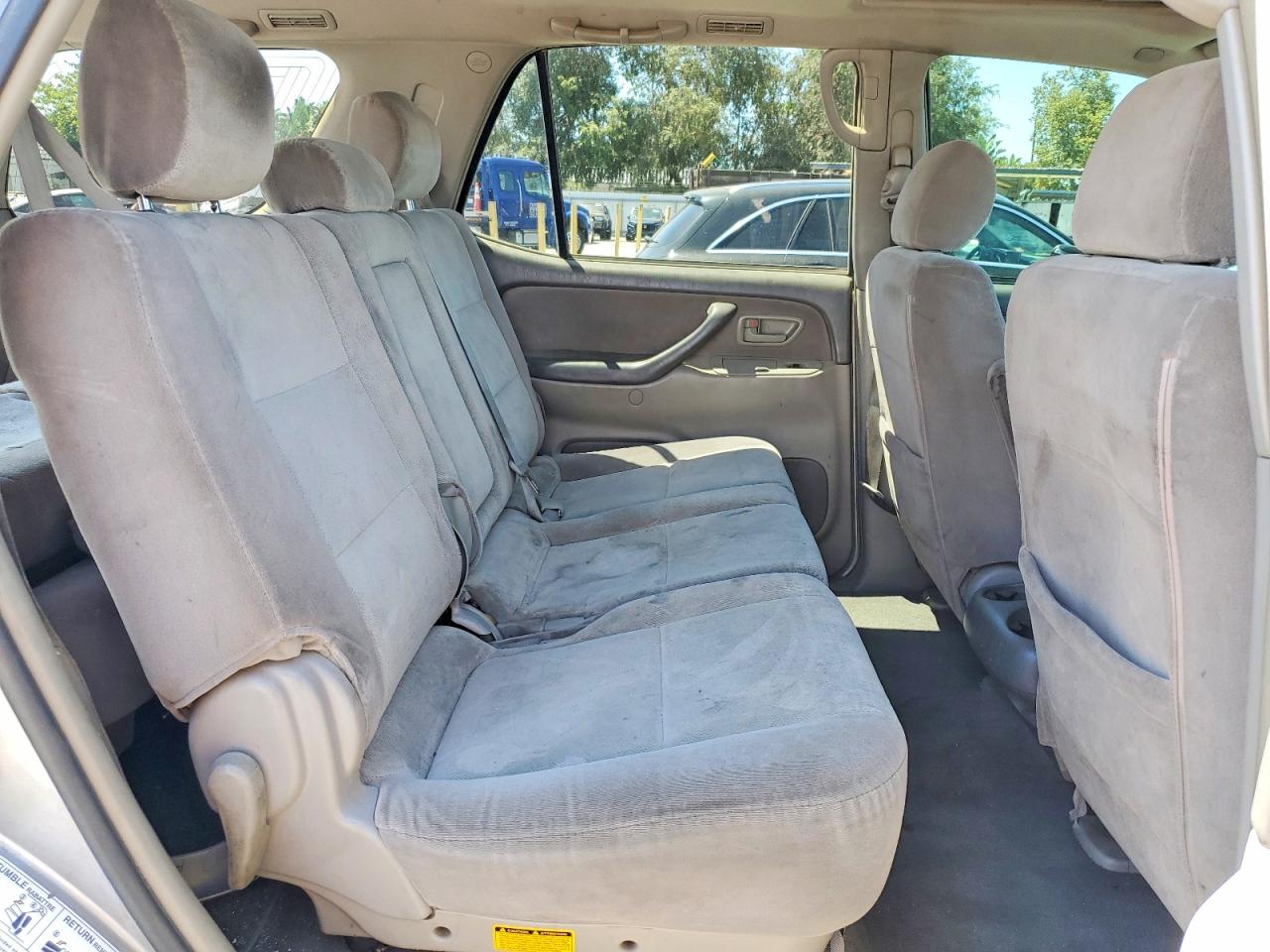 2007 Toyota Sequoia Sr5 Silver vin: 5TDZT34A97S294654