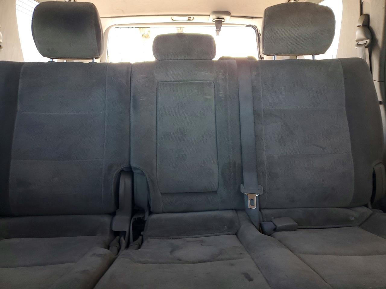 2007 Toyota Sequoia Sr5 Silver vin: 5TDZT34A97S294654