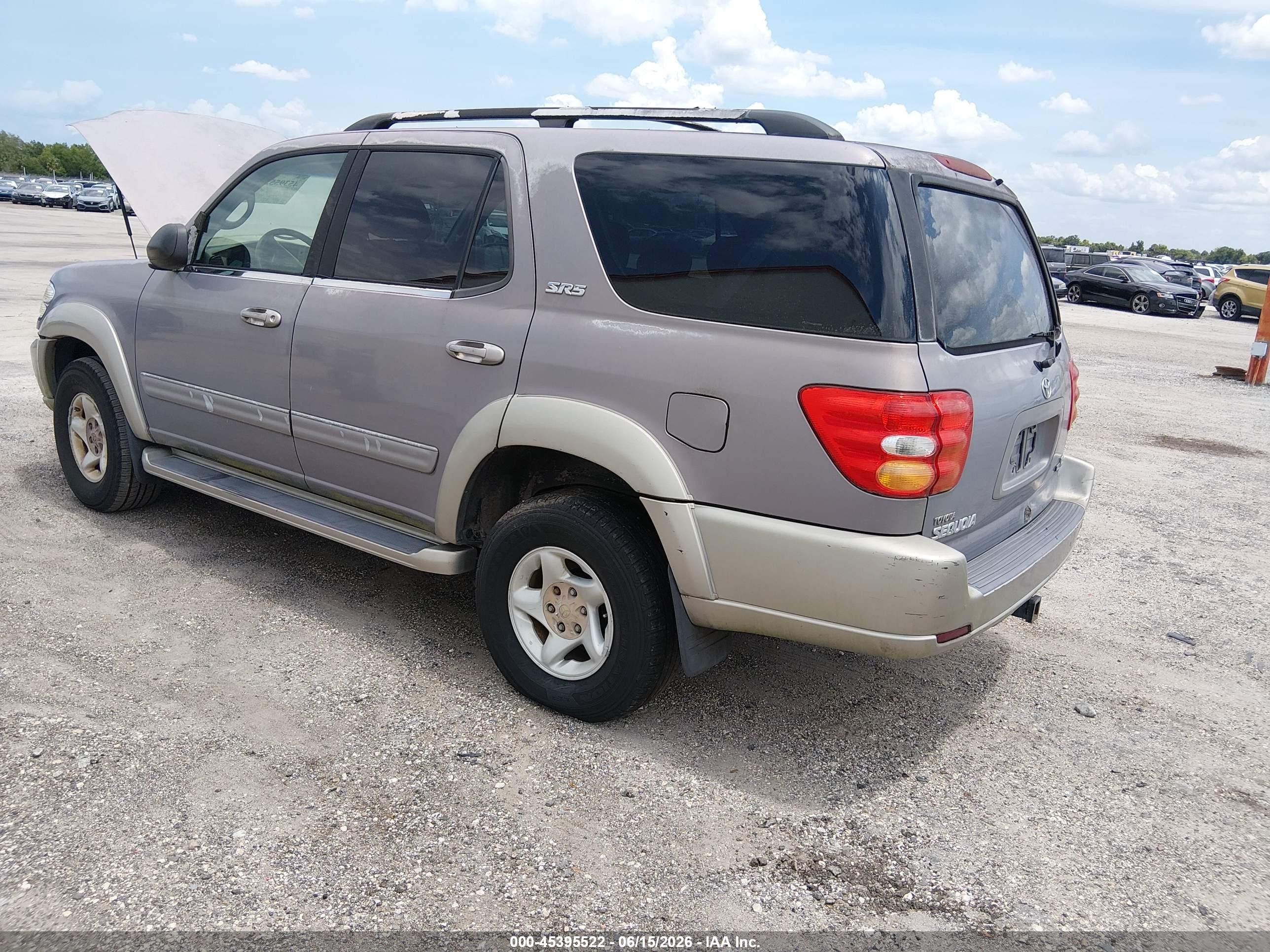 2001 Toyota Sequoia Sr5 V8 Gold vin: 5TDZT34AX1S048994