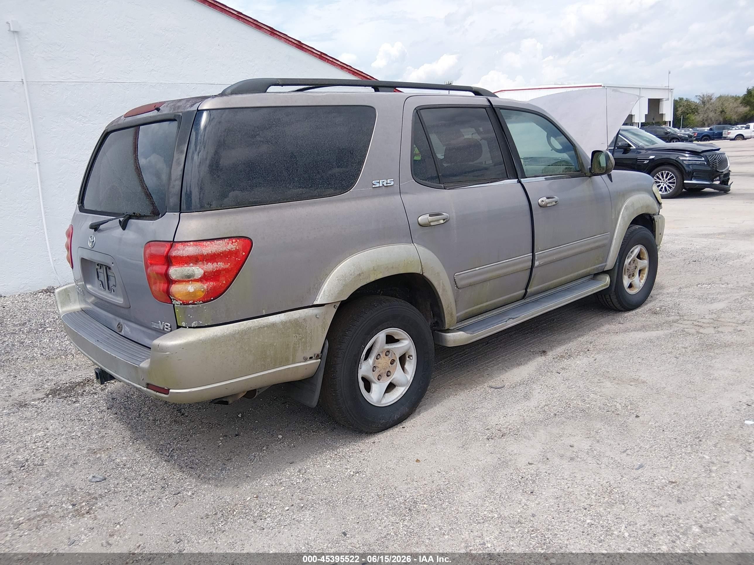 2001 Toyota Sequoia Sr5 V8 Gold vin: 5TDZT34AX1S048994