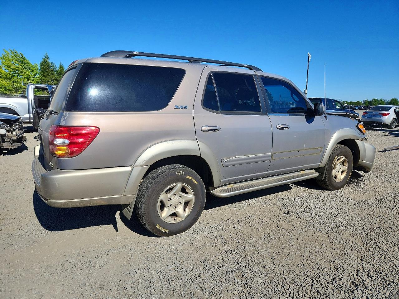 2001 Toyota Sequoia Sr5 Silver vin: 5TDZT34AX1S054942