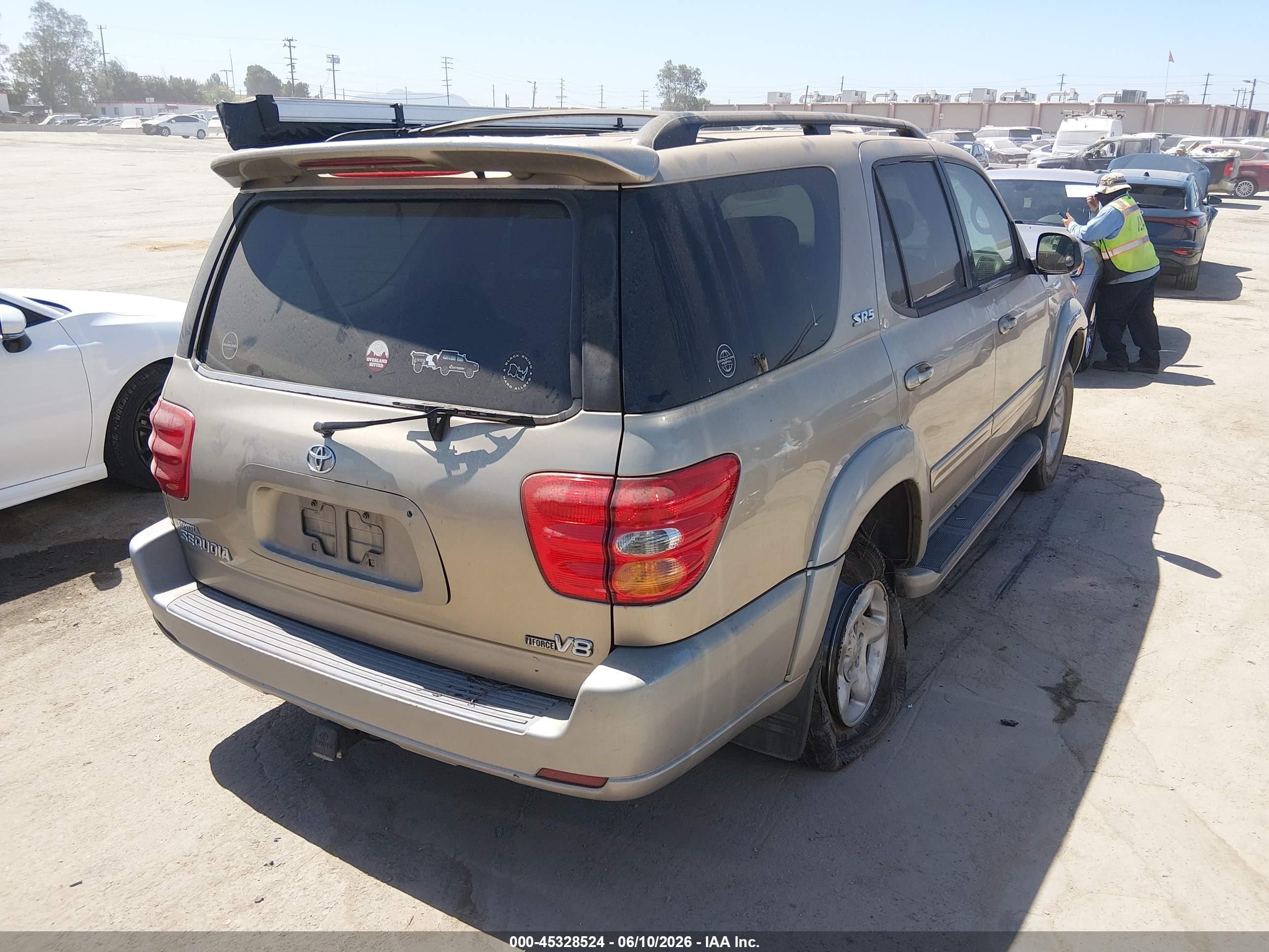 2002 Toyota Sequoia Sr5 V8 Gold vin: 5TDZT34AX2S088154