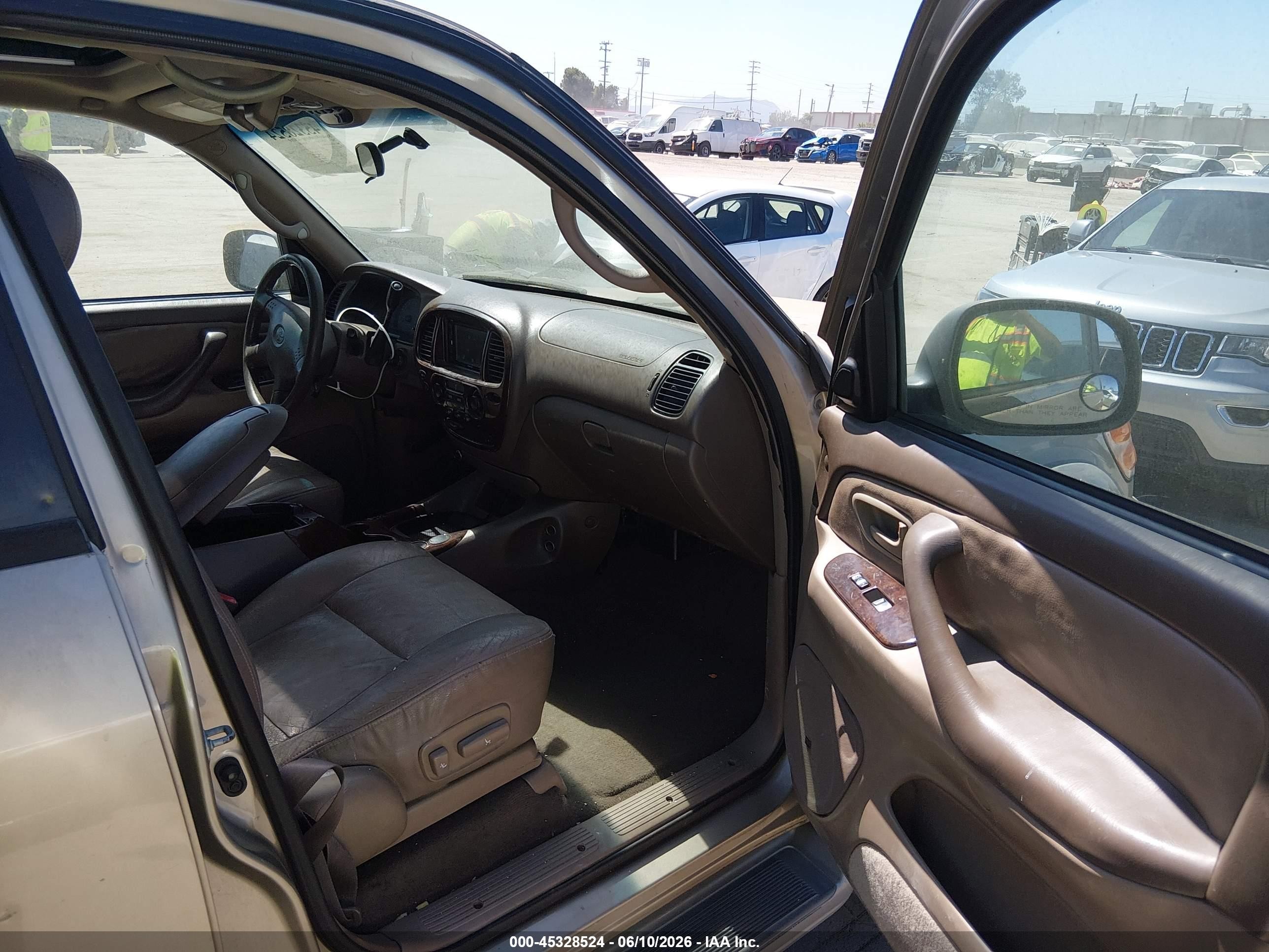 2002 Toyota Sequoia Sr5 V8 Gold vin: 5TDZT34AX2S088154