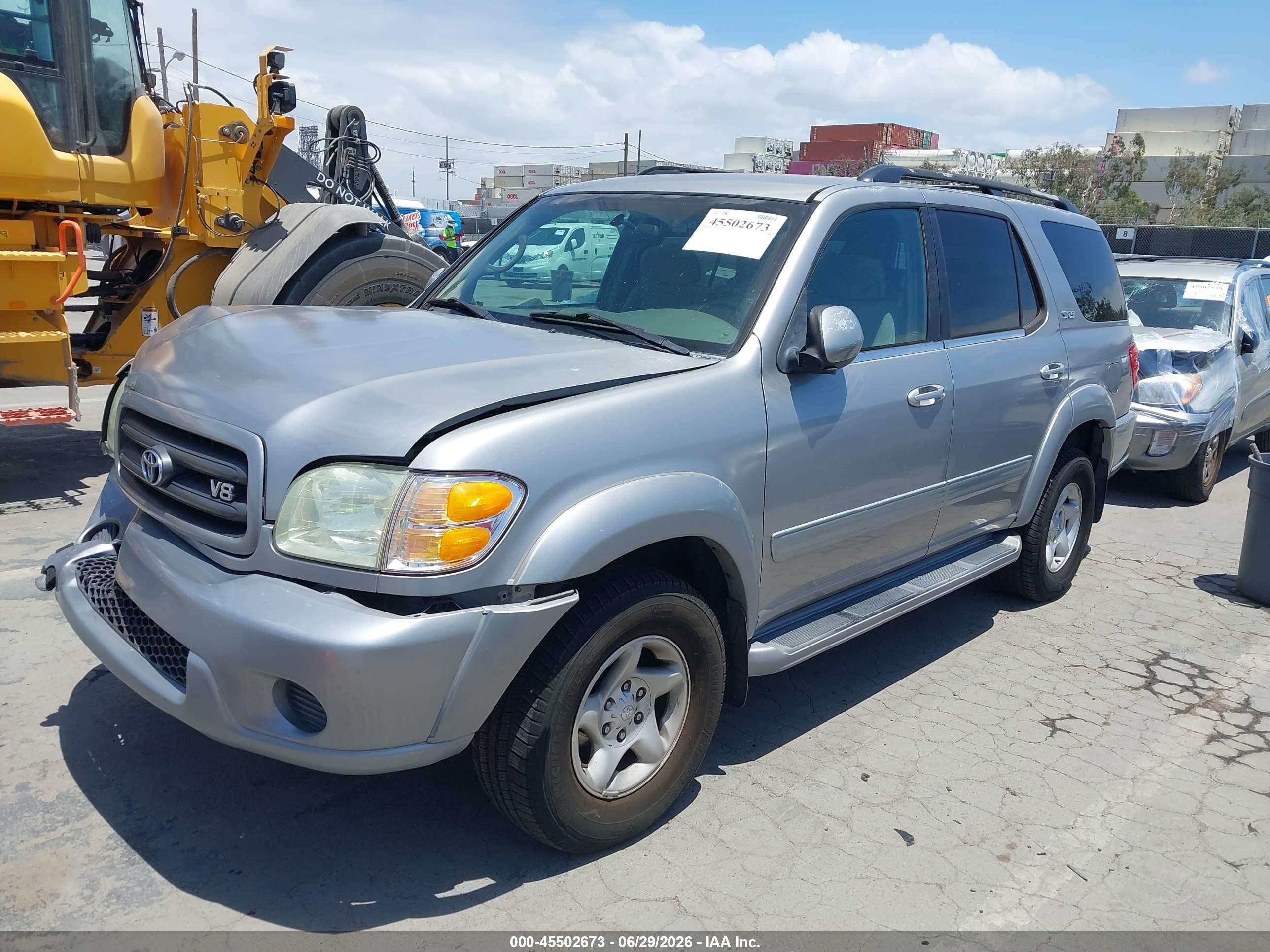 2002 Toyota Sequoia Sr5 V8 Silver vin: 5TDZT34AX2S132301