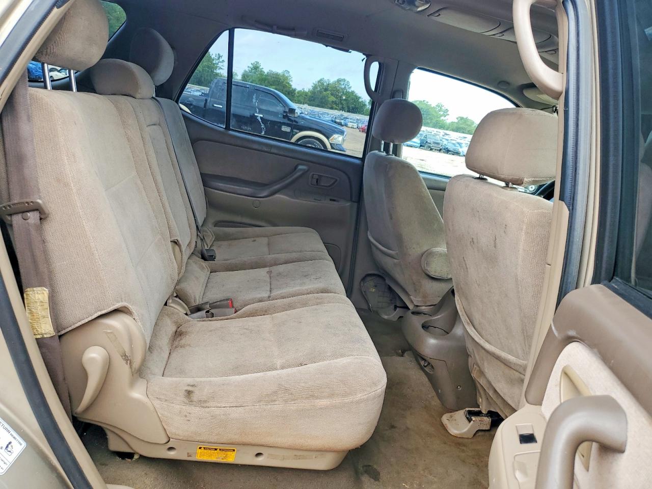 2002 Toyota Sequoia Sr5 Beige vin: 5TDZT34AX2S135599