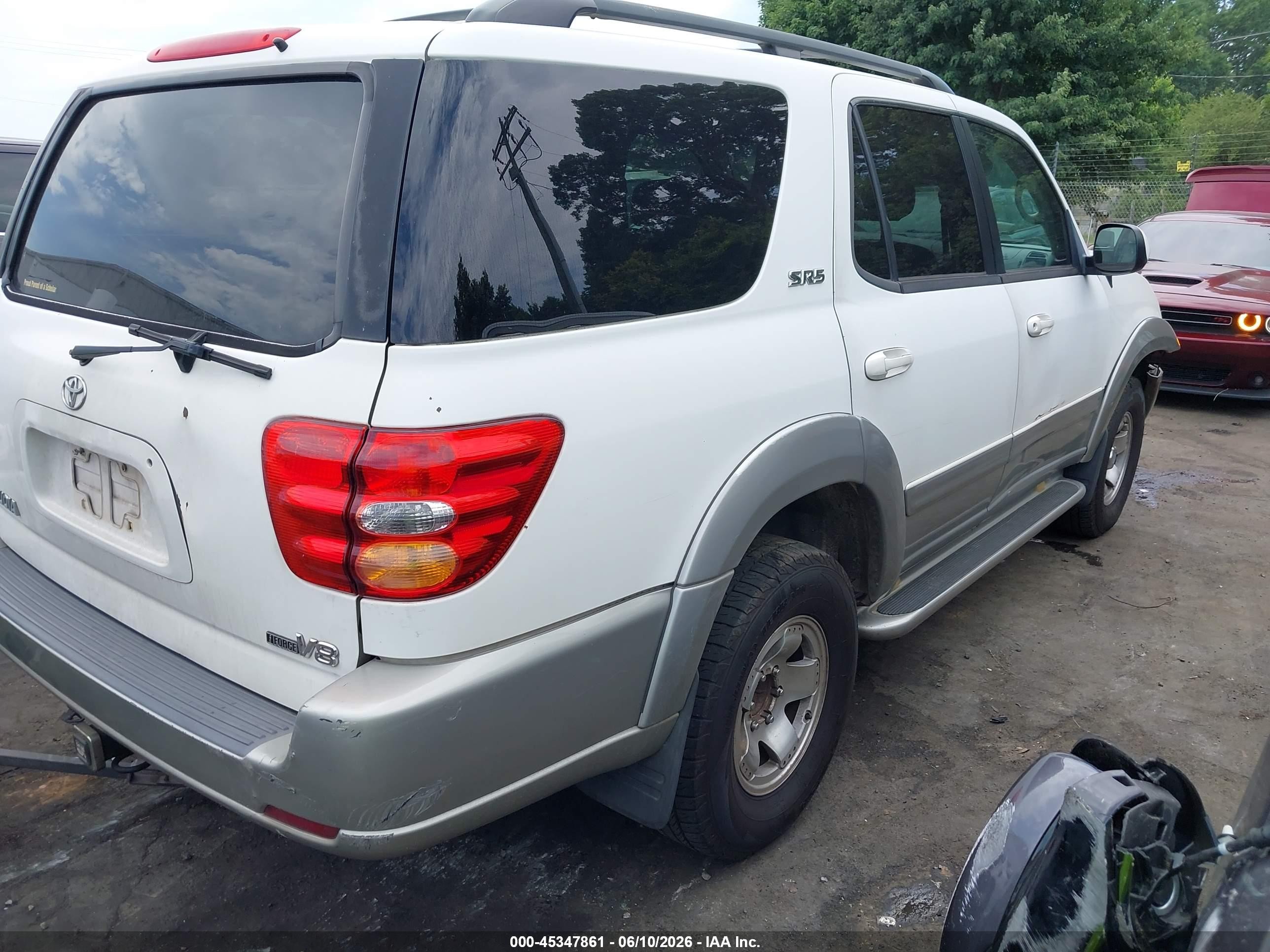 2003 Toyota Sequoia Sr5 V8 White vin: 5TDZT34AX3S173643