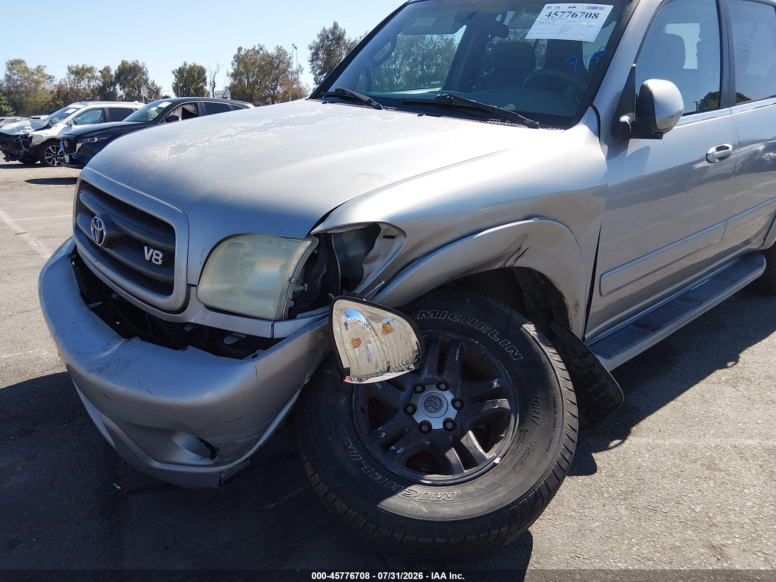 2003 Toyota Sequoia Sr5 V8 Серебряный vin: 5TDZT34AX3S187218