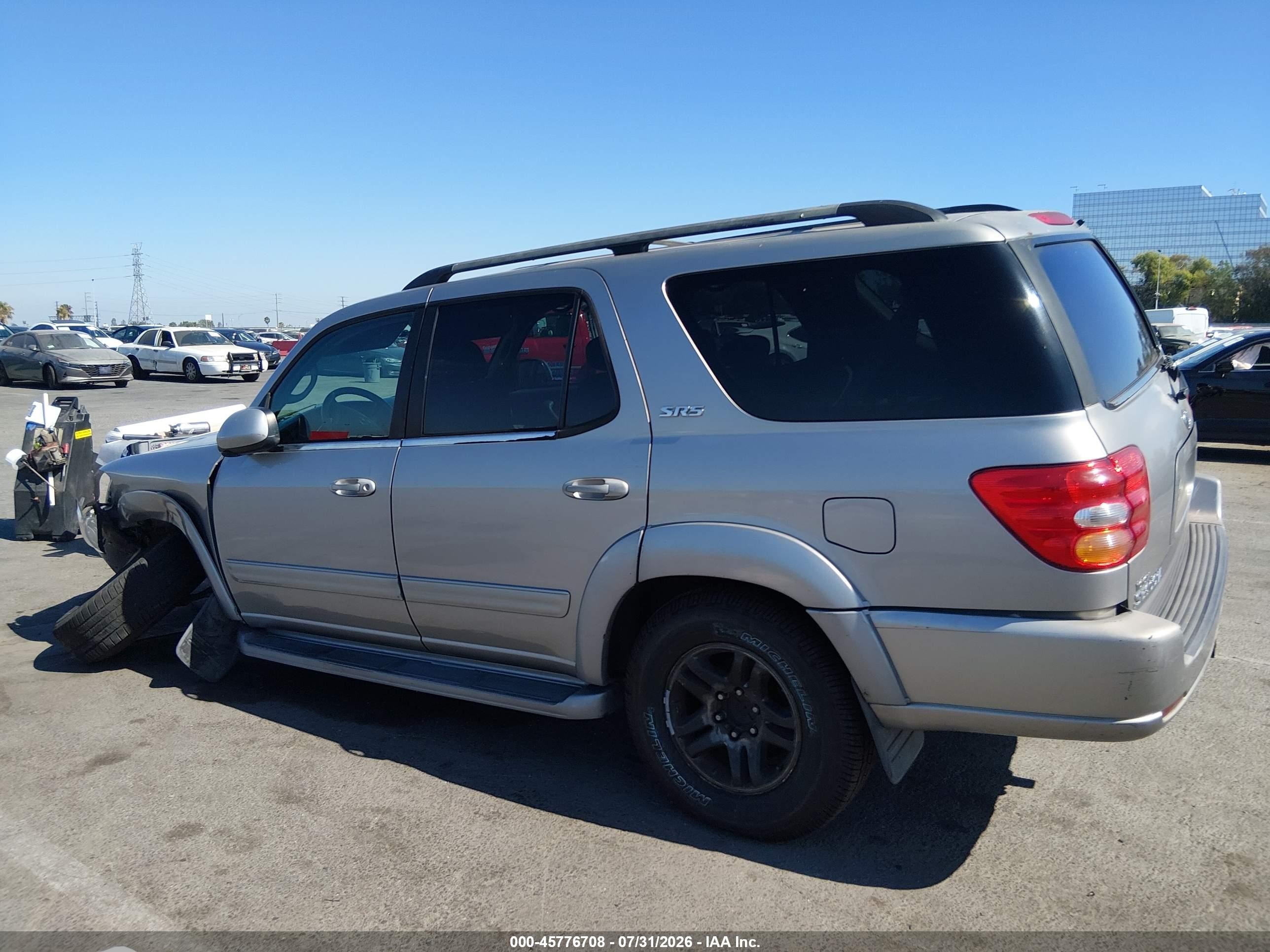 2003 Toyota Sequoia Sr5 V8 Серебряный vin: 5TDZT34AX3S187218