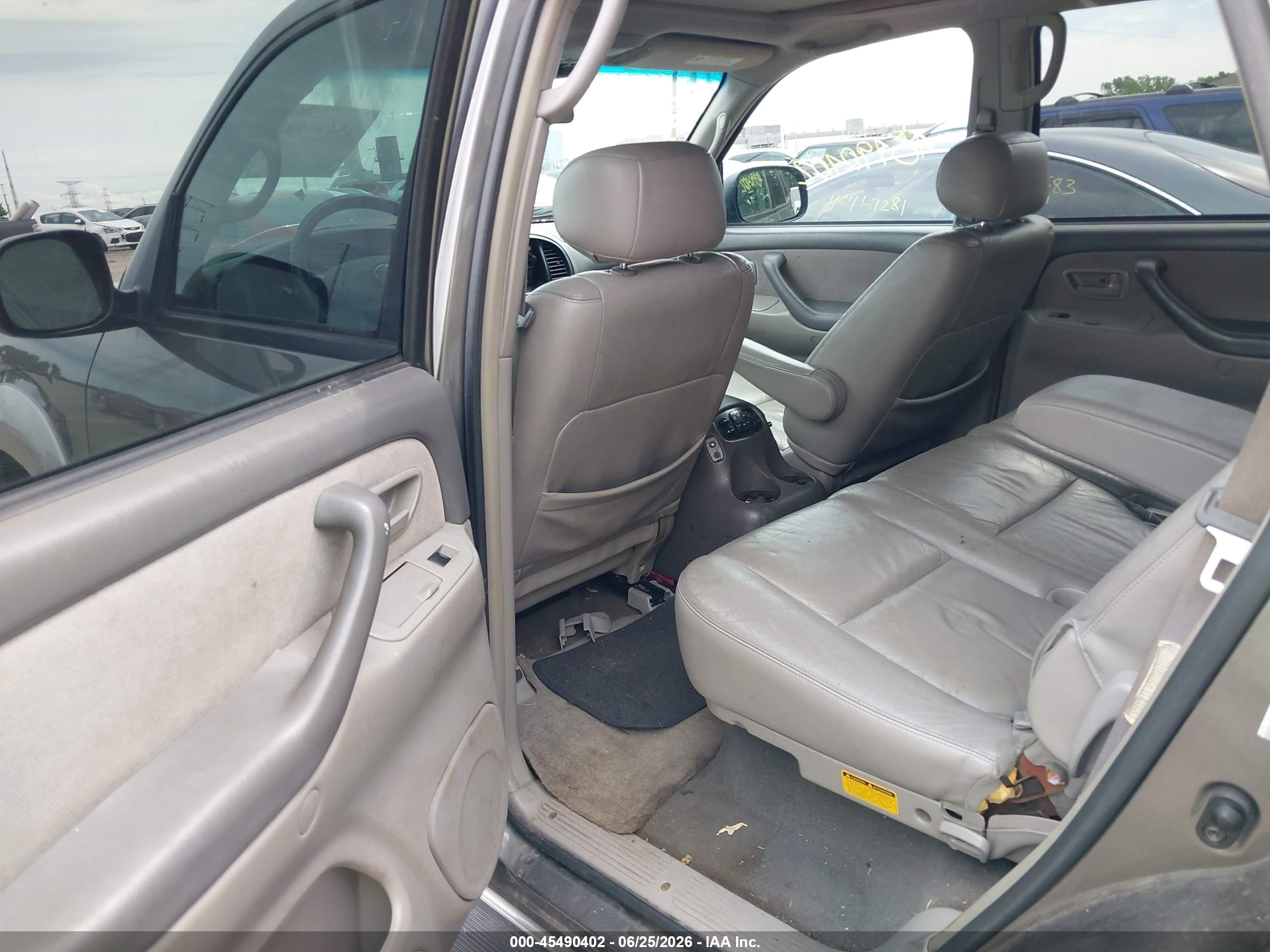 2004 Toyota Sequoia Sr5 V8 Gray vin: 5TDZT34AX4S219957