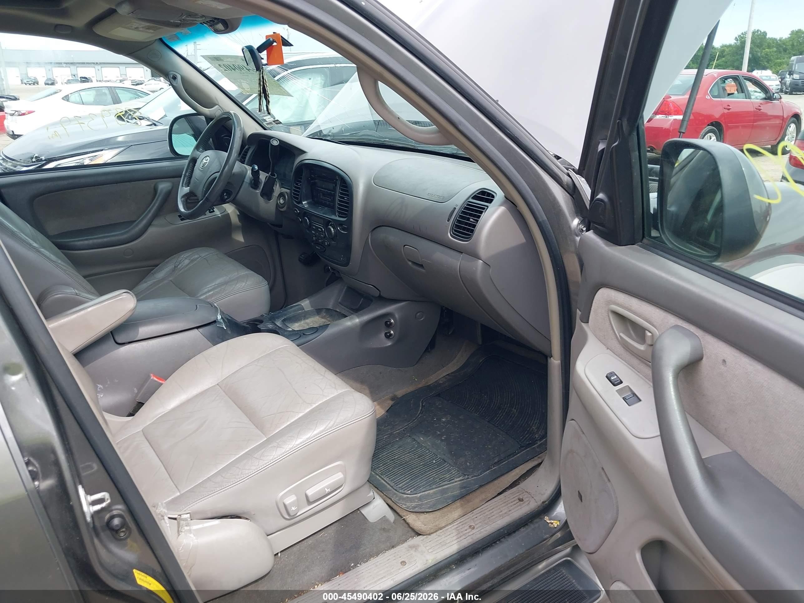 2004 Toyota Sequoia Sr5 V8 Gray vin: 5TDZT34AX4S219957