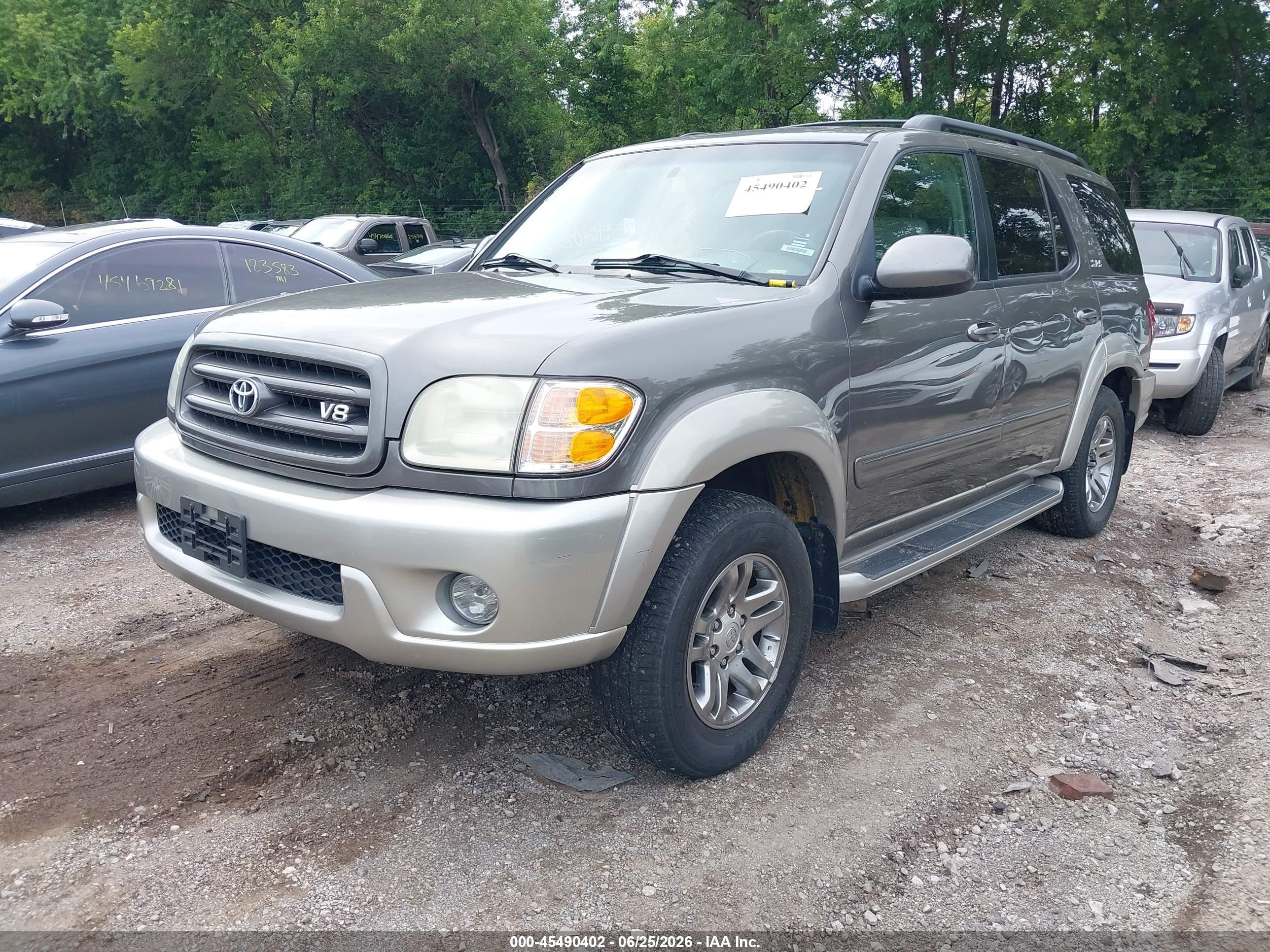 2004 Toyota Sequoia Sr5 V8 Gray vin: 5TDZT34AX4S219957