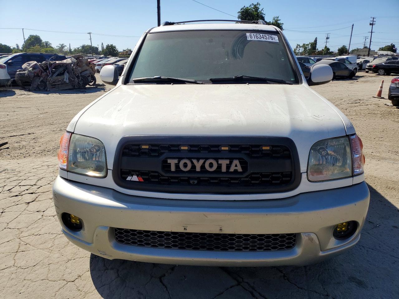 2004 Toyota Sequoia Sr5 Серебряный vin: 5TDZT34AX4S229226