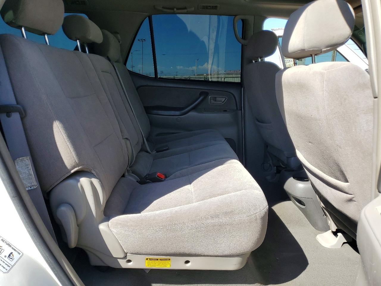 2004 Toyota Sequoia Sr5 Серебряный vin: 5TDZT34AX4S229226